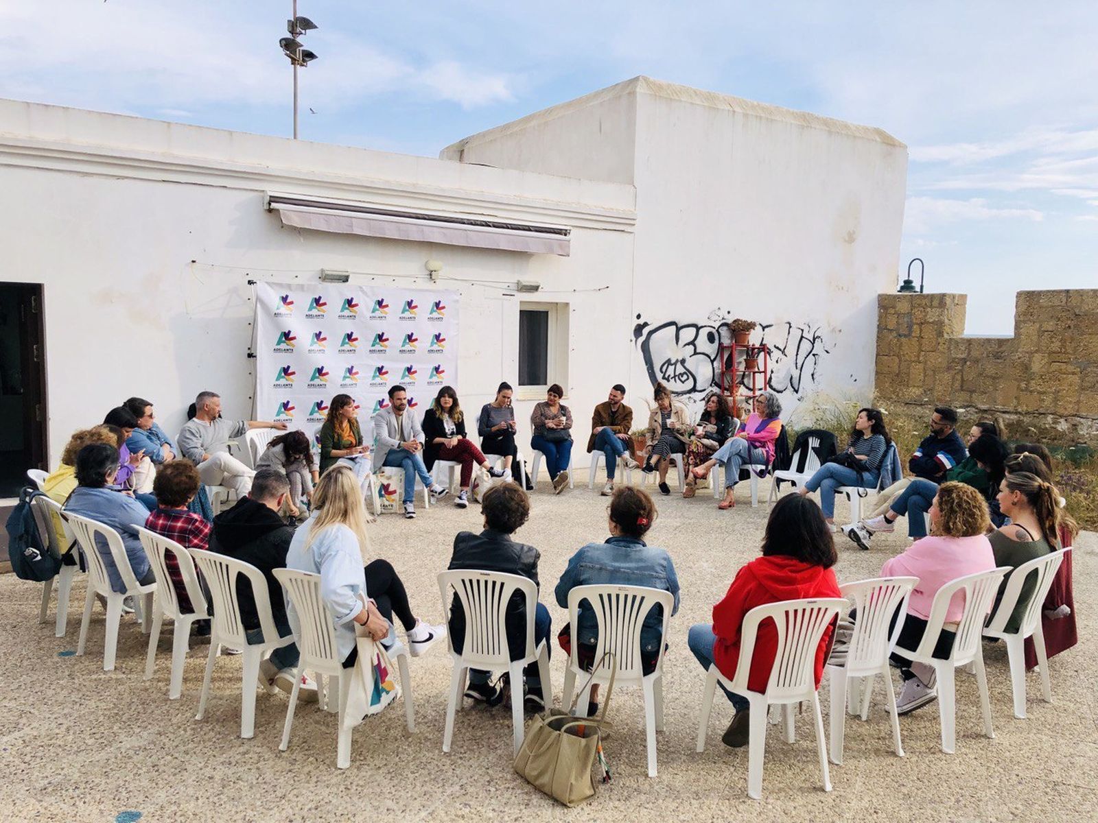 Un momento del encuentro feminista en el que ha participado David de la Cruz, candidato de Adelante Izquierda Gaditana.