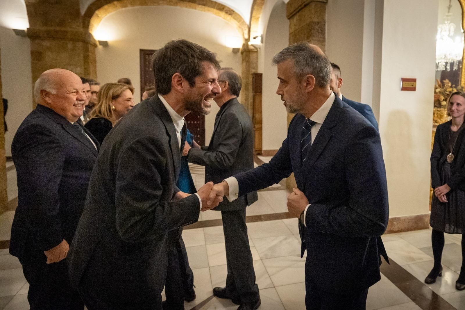 Las imágenes de la cena de los premiados con la Medalla de Oro de las Bellas Artes en la Diputación de  Cádiz
