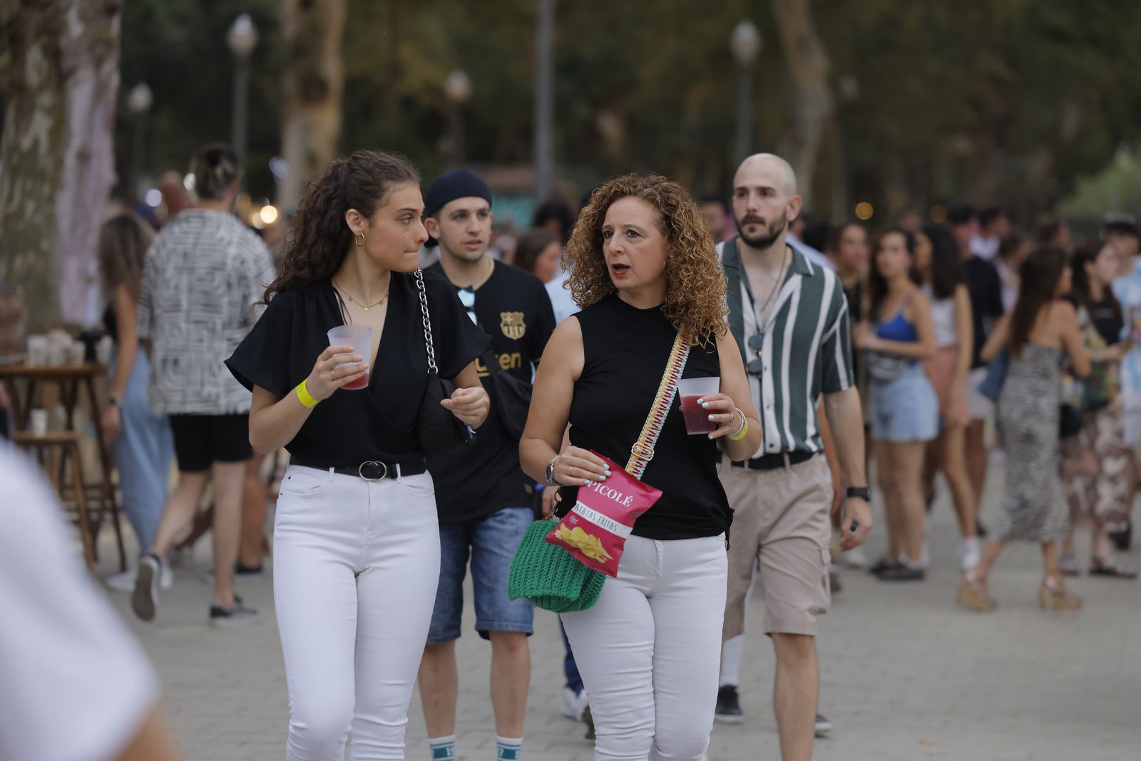 Búscate en las fotos del concierto de Bizarrap