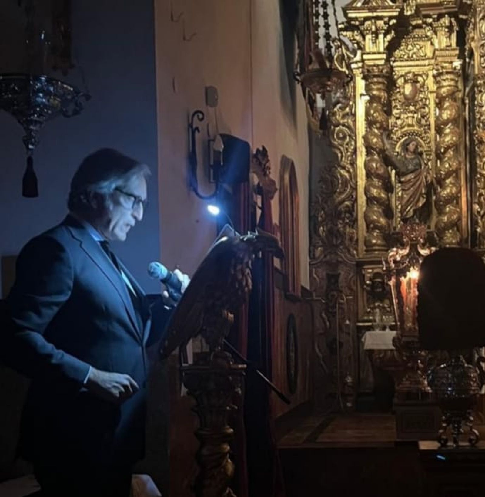 Fernando Pérez durante la Meditación al Cristo de la Providencia