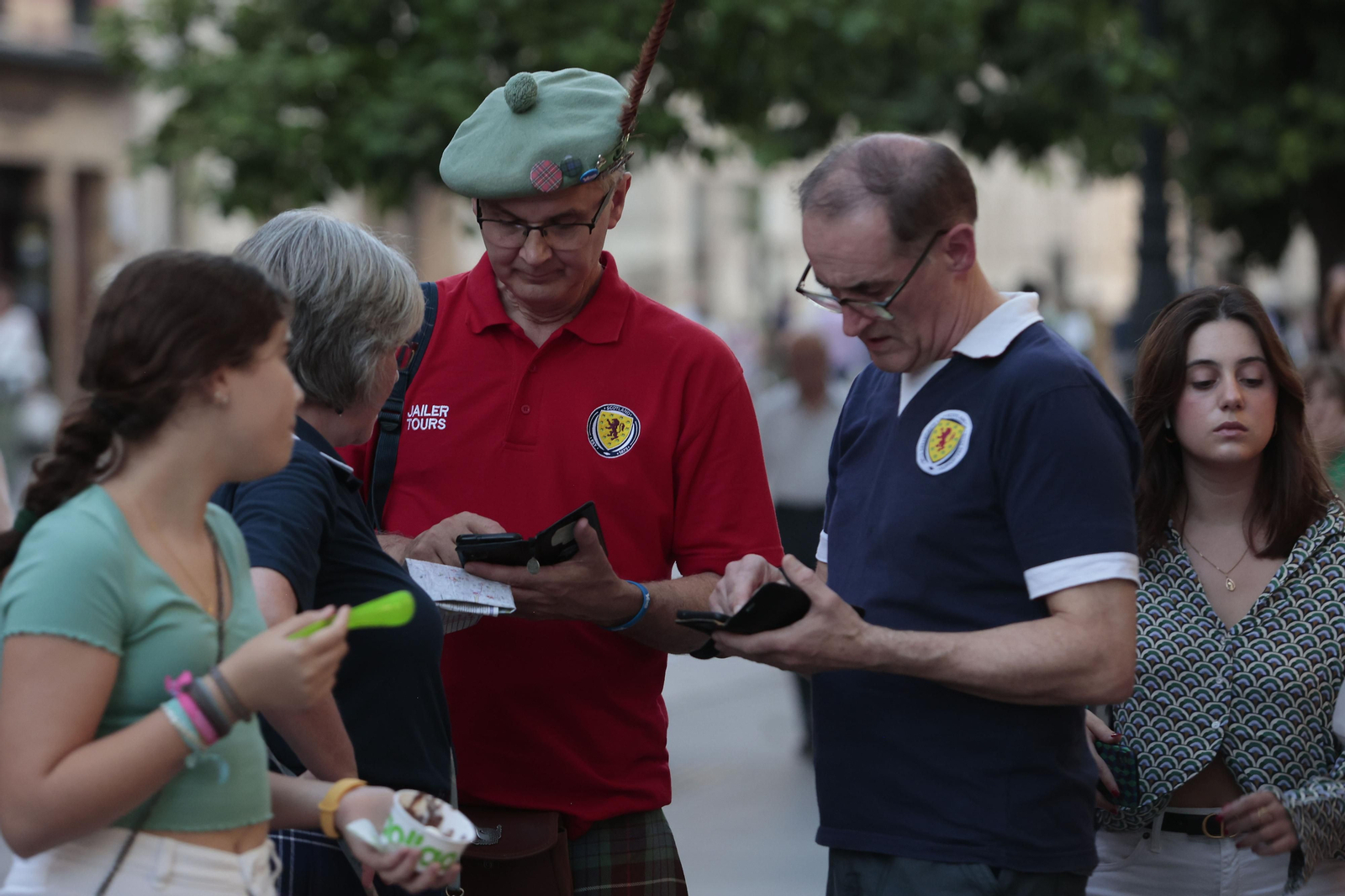 Aficionados escoceses en Sevilla