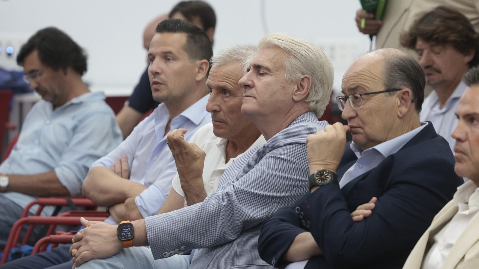 Antonio Cordón, entre Pablo Blanco y José Castro. Antonio Cordón, entre Pablo Blanco y José Castro.