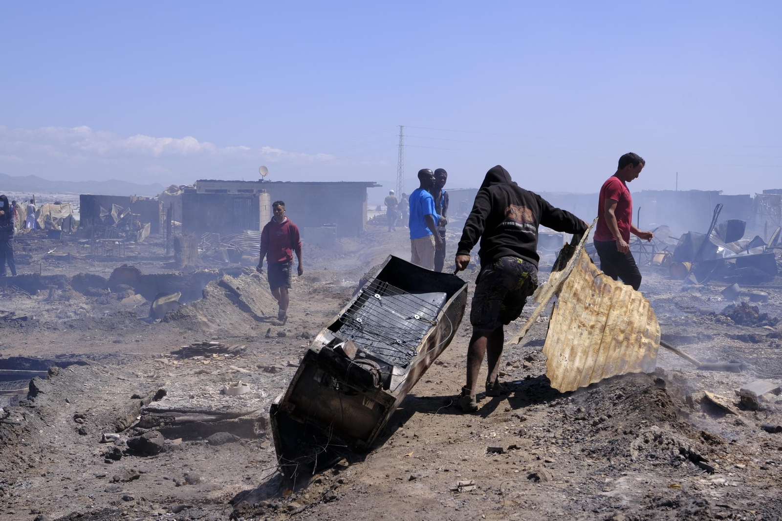 Fotogalería incendio asentamiento de chabolas en Atochares-Níjar (Almería)