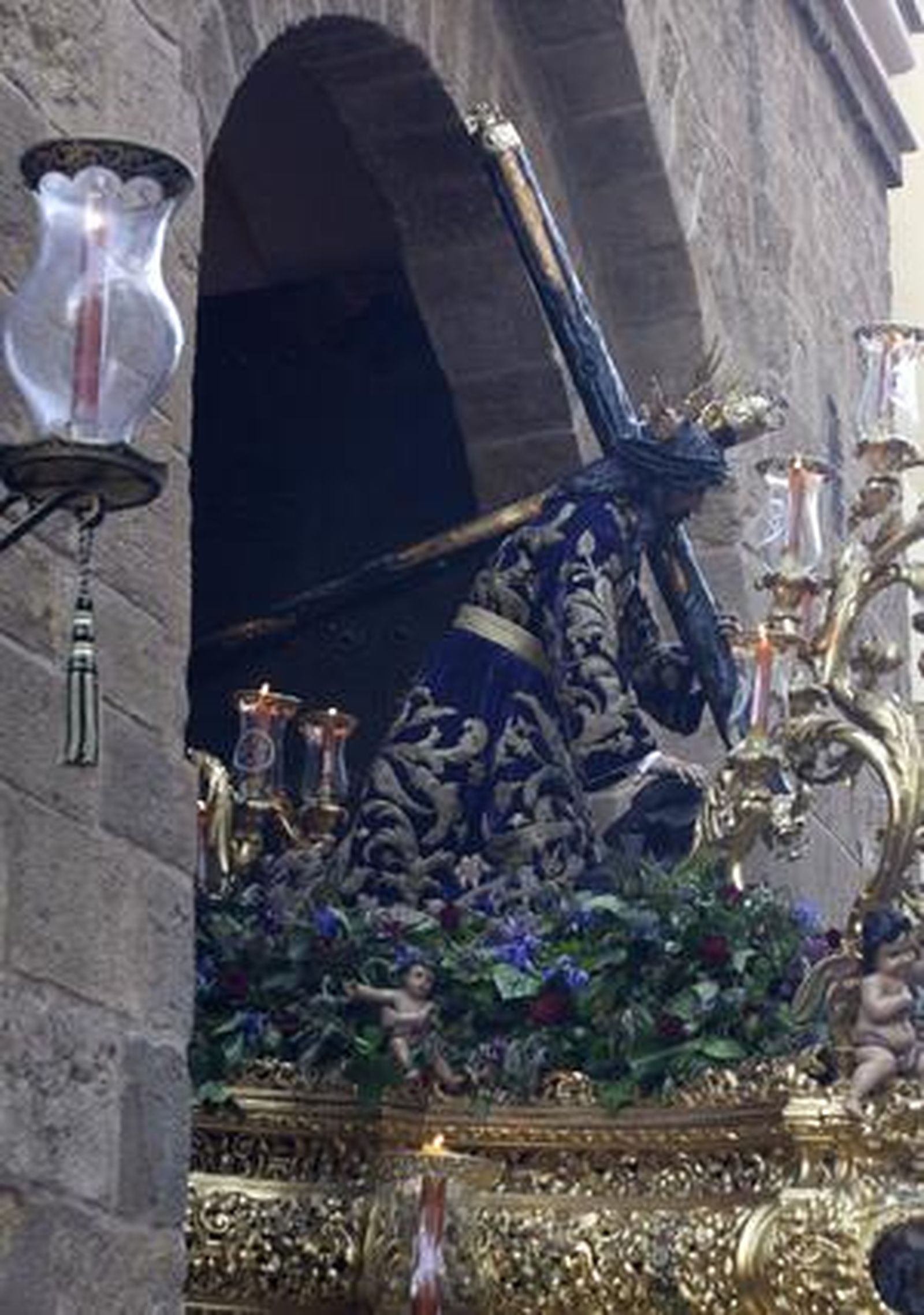 San Isidoro pone sus pasos en la calle

Foto: Jose Angel Garcia