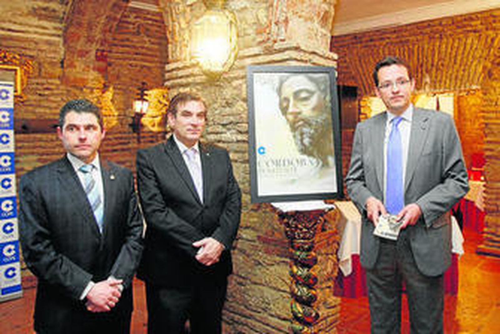 Asistentes a la presentación, ayer en el restaurante El Bandolero.