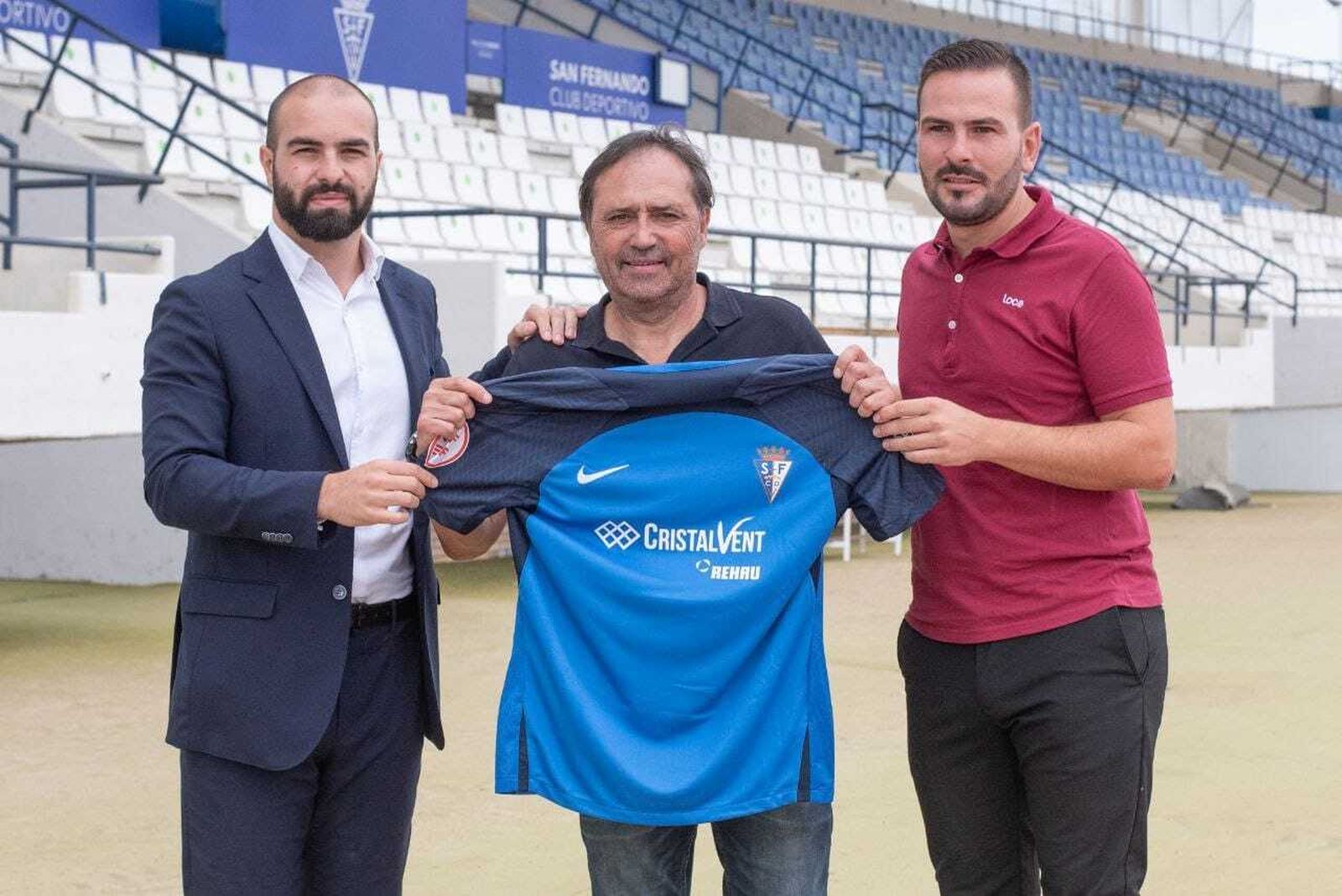 Kinziger, Santaelena y Chocarro, en la sesión de fotos tras la presentación.