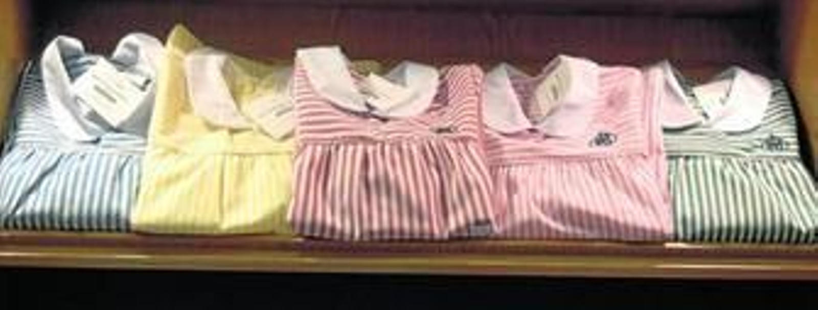 Los escolares de los colegios públicos se apuntan a la 'moda' del uniforme