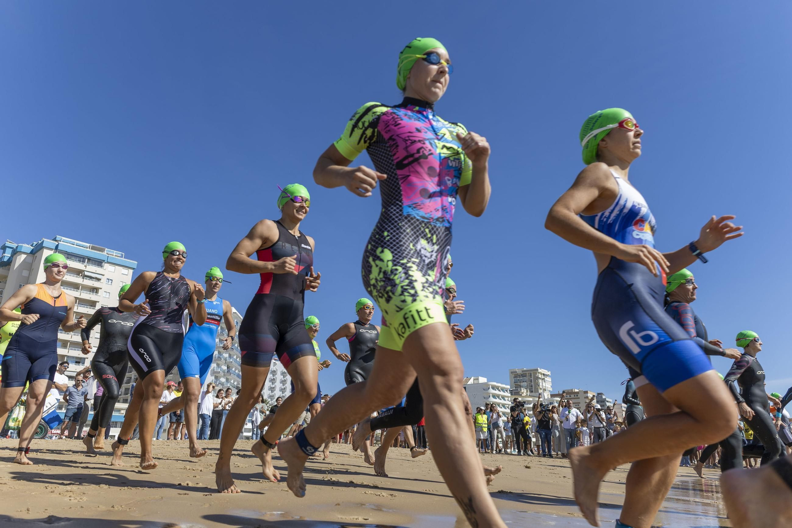 Búscate en las imágenes del Triatlón Hércules Cádiz
