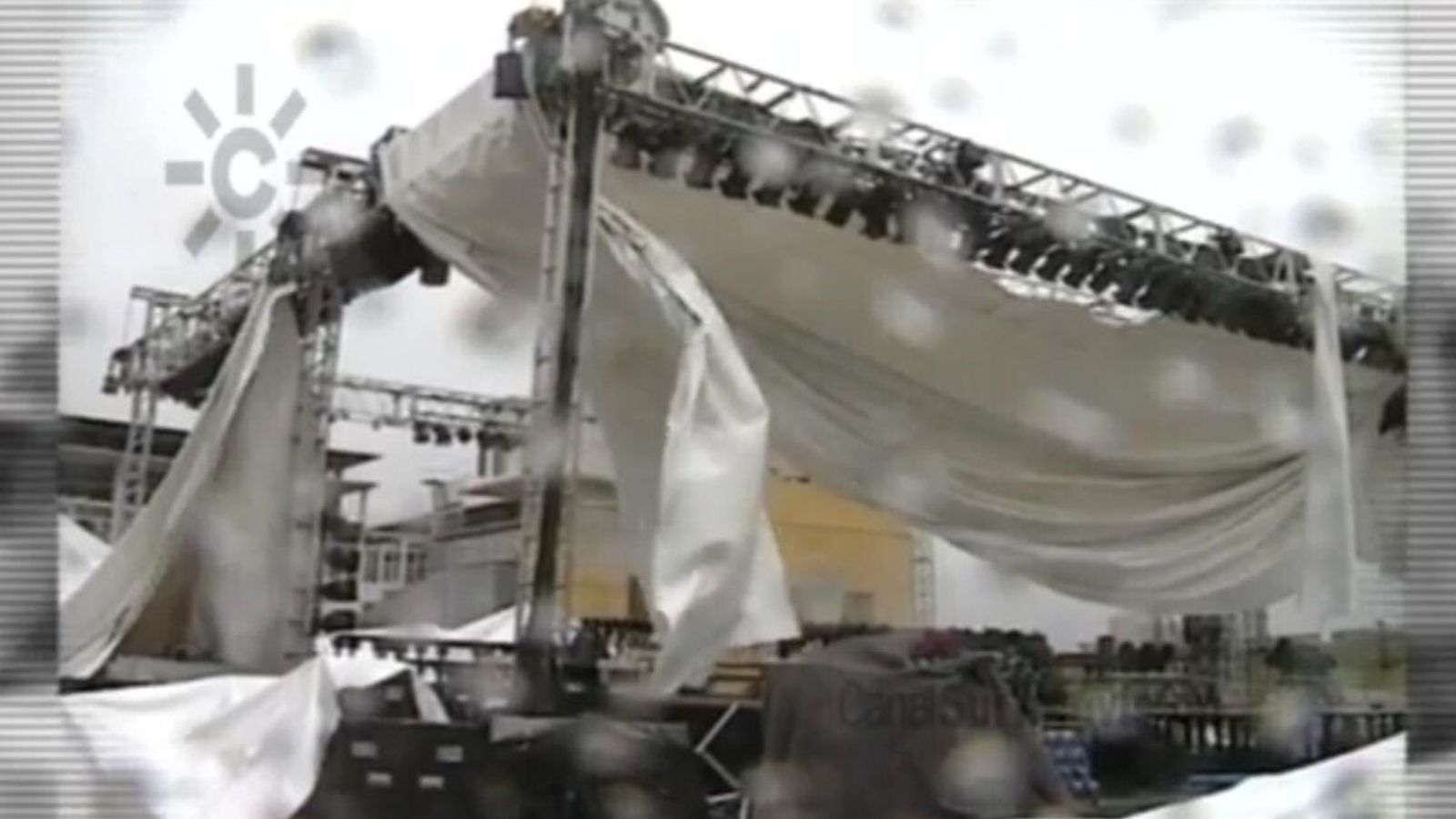 La carpa del especial de Canal Sur, que salió volando por el temporal