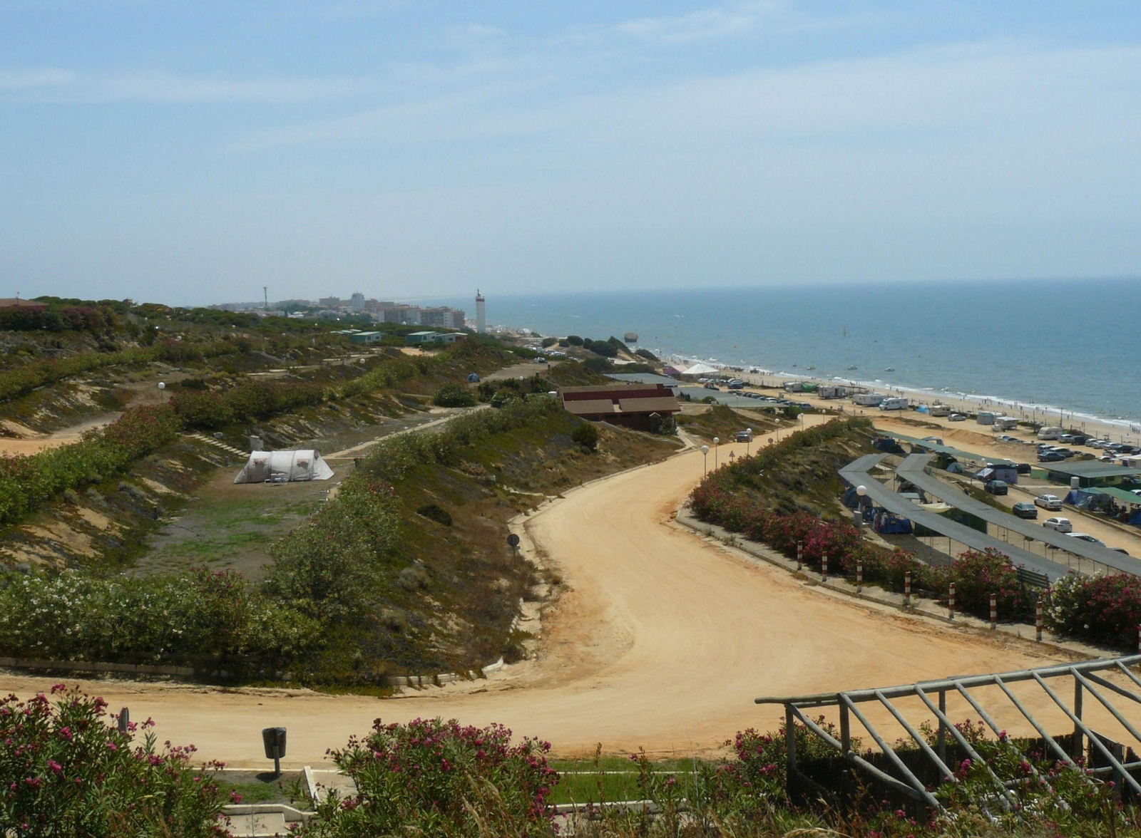 Terrenos que ocupaba hasta hace poco más de cinco años el Camping Rocío Playa.