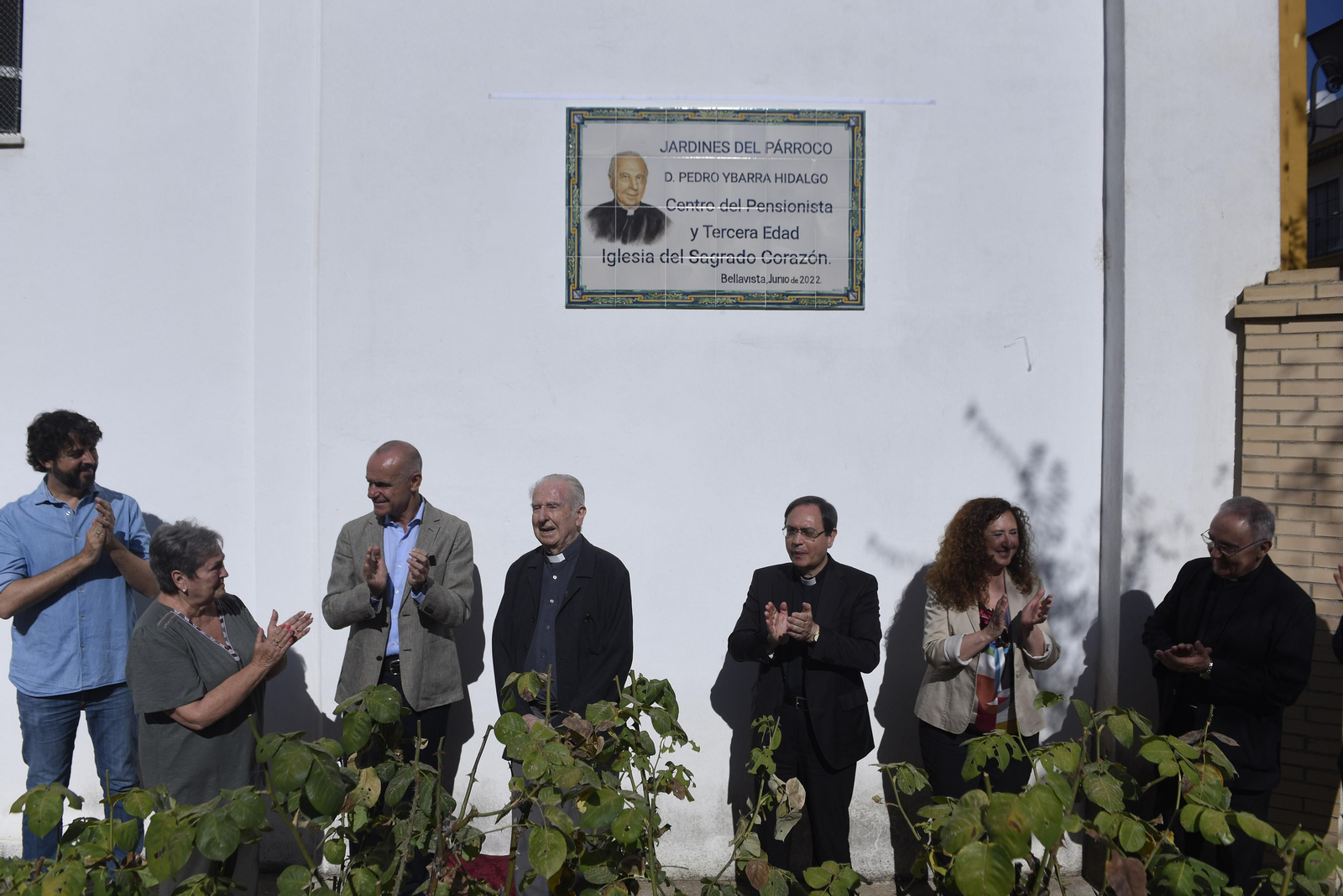 Las imágenes de la inauguración de los jardines del párroco D. Pedro Ybarra