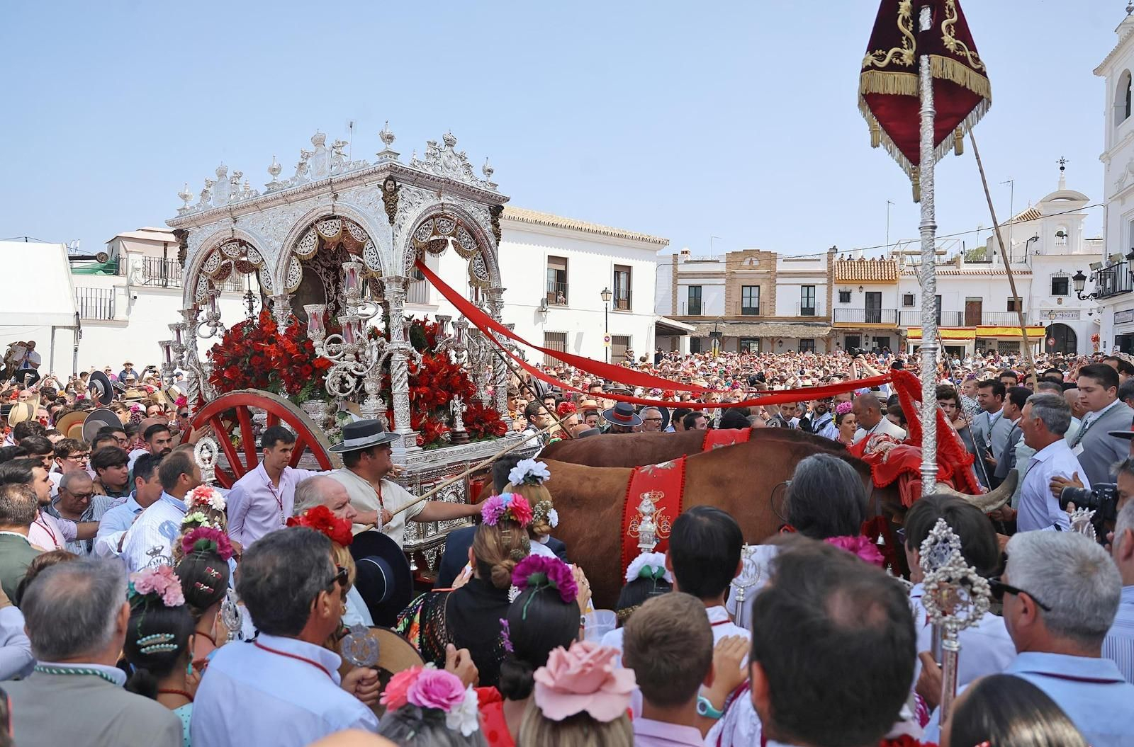 Villamanrique se presenta ante la Blanca Paloma. Villamanrique se presenta ante la Blanca Paloma.