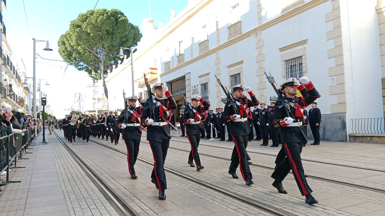 Celebrada la Pascua Militar en San Fernando: las imágenes