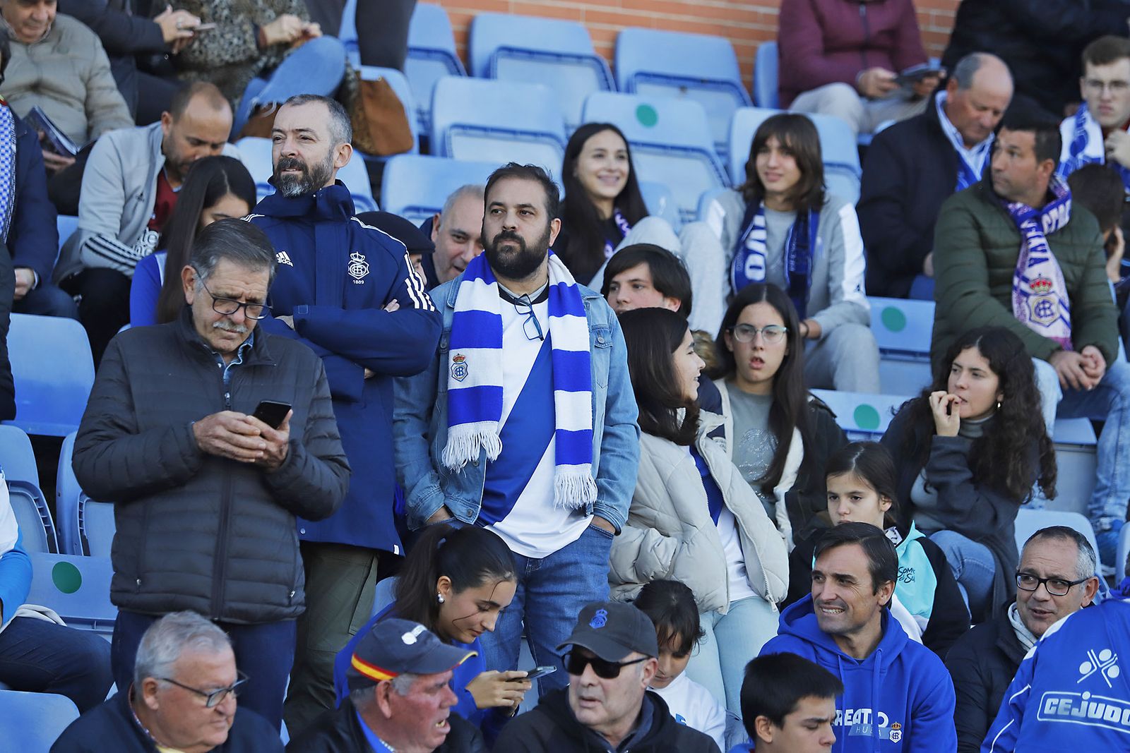 Imágenes del ambiente en el encuentro entre el Recreativo de Huelva y el Real Murcia