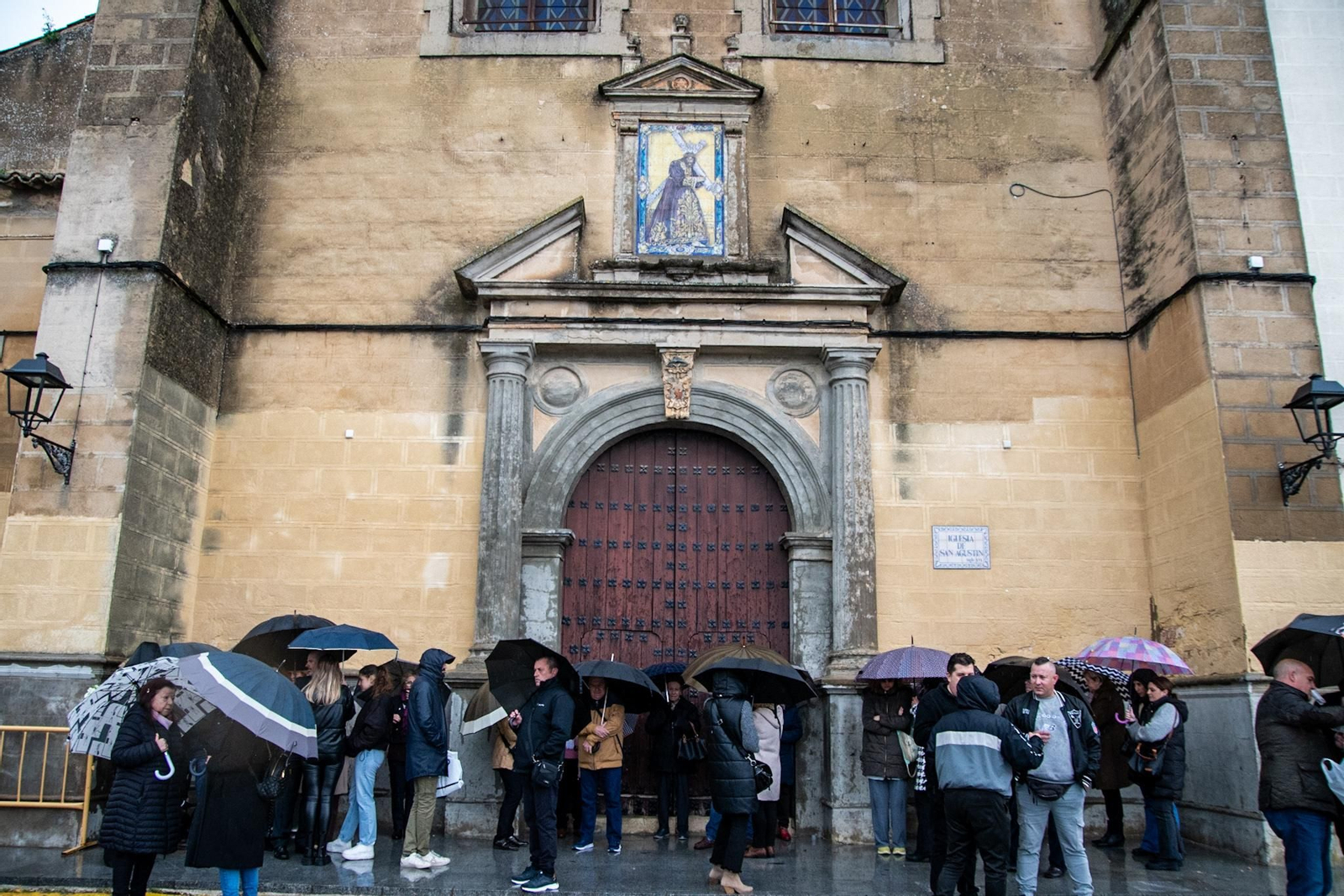 Viernes Santo en Montilla: la lluvia frustra la salida del Nazareno