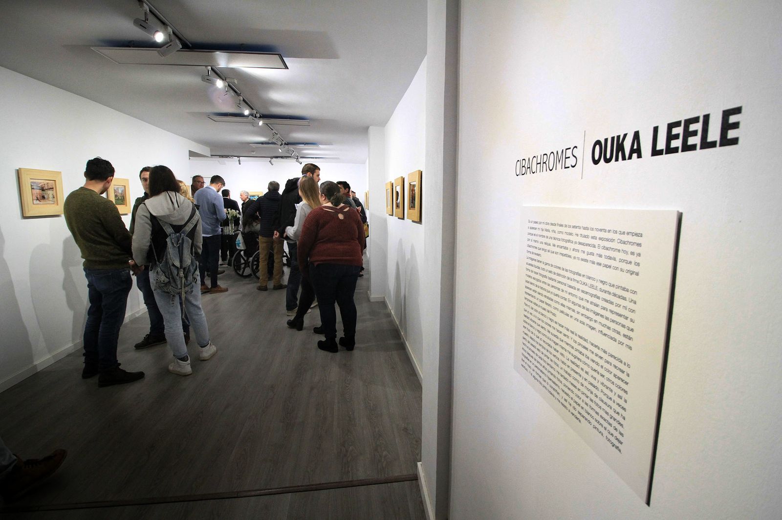 Imágenes de la inauguración de la exposición de Latitudes 'Cibachrome', de Ouka Leele, en la Galería Espacio Cero