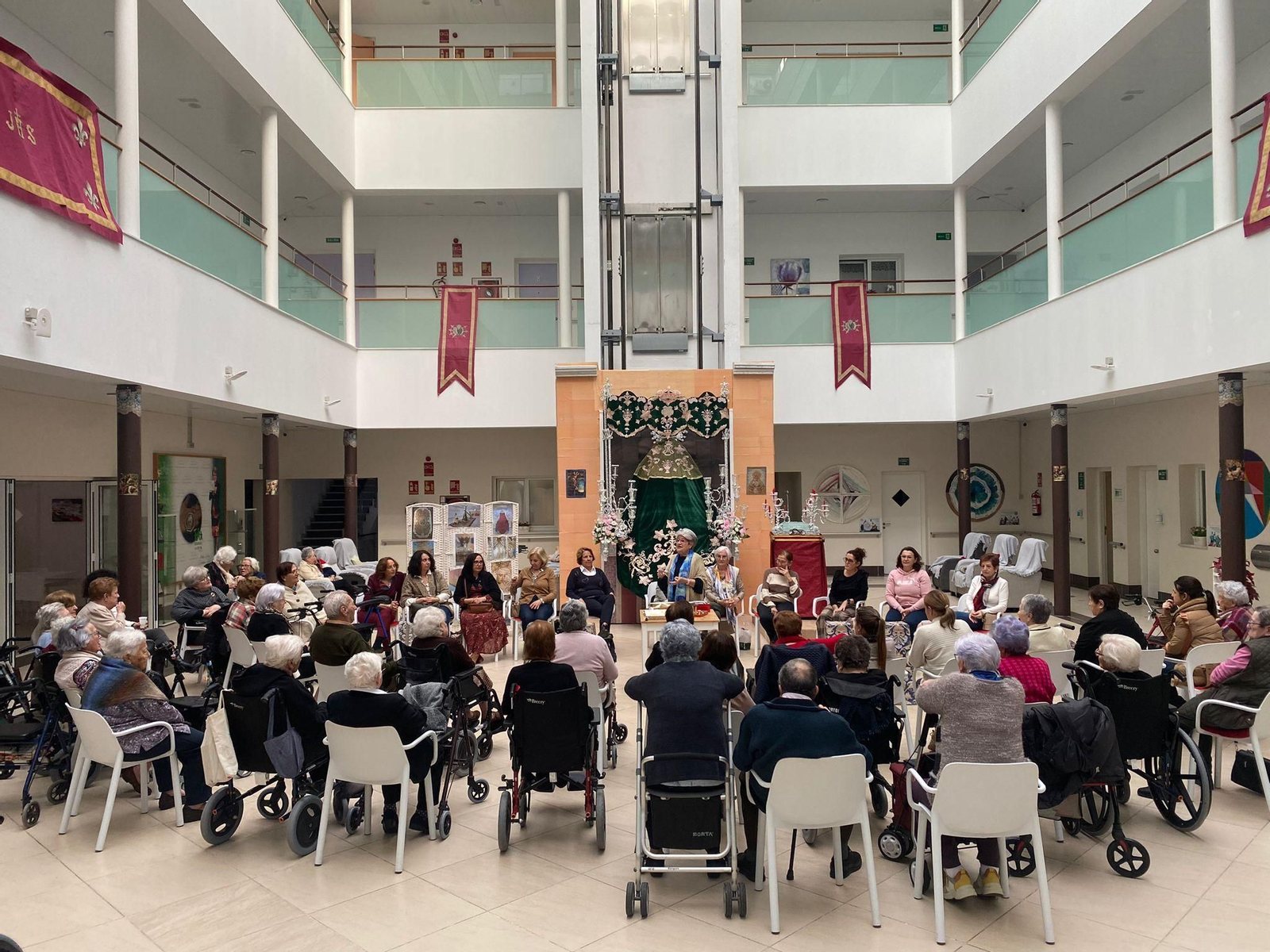 Fotos de las actividades de Cuaresma en el centro de mayores de Asansull de La Línea