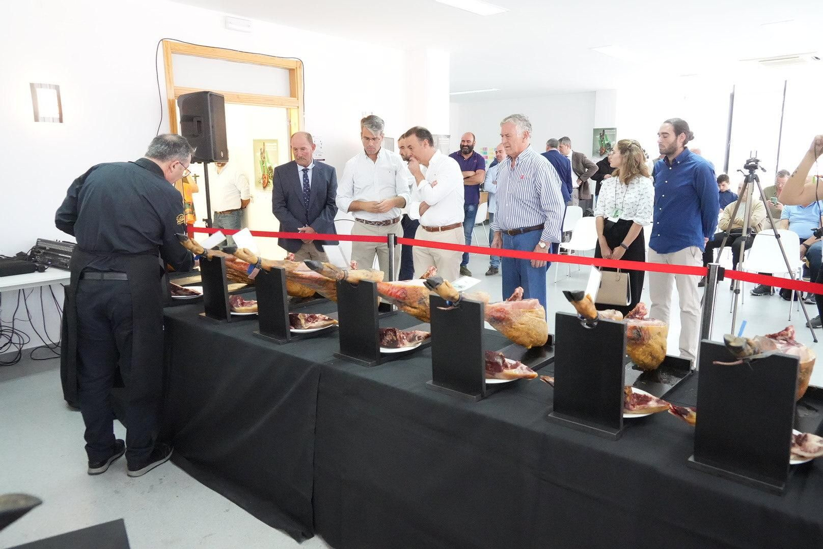 El concurso al mejor jamón de bellota 100% ibérico de Los Pedroches, en imágenes