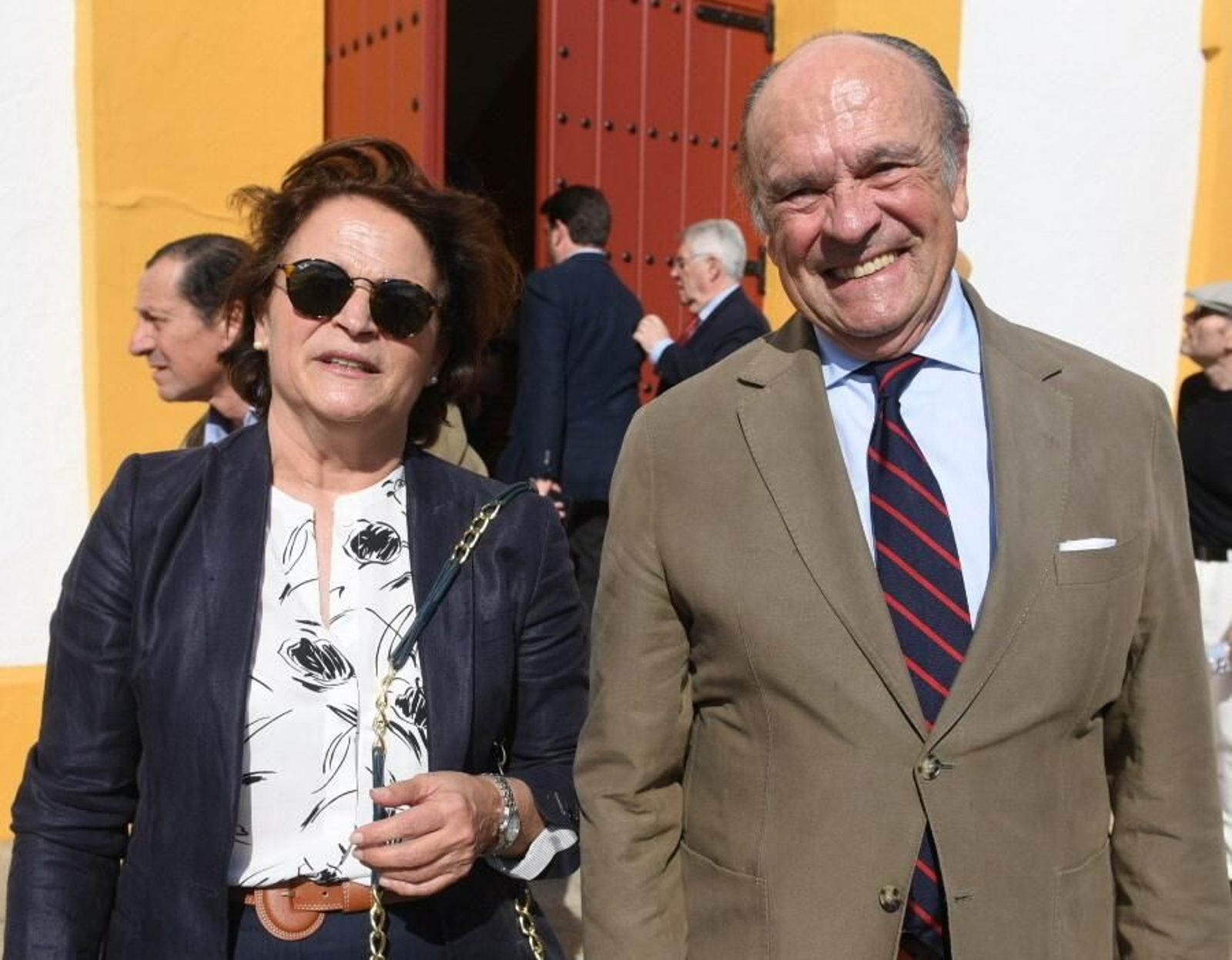 Las fotos de la Puerta del Príncipe de los toros en la 15ª del abono en Sevilla