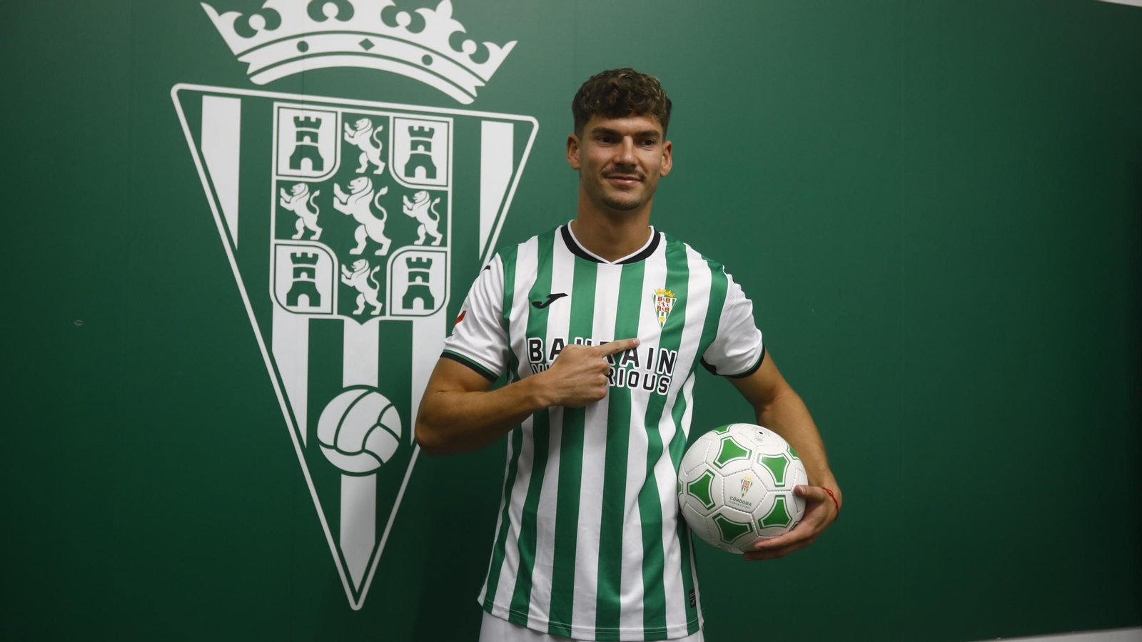 Mariano Carmona, durante su presentación con el Córdoba CF.
