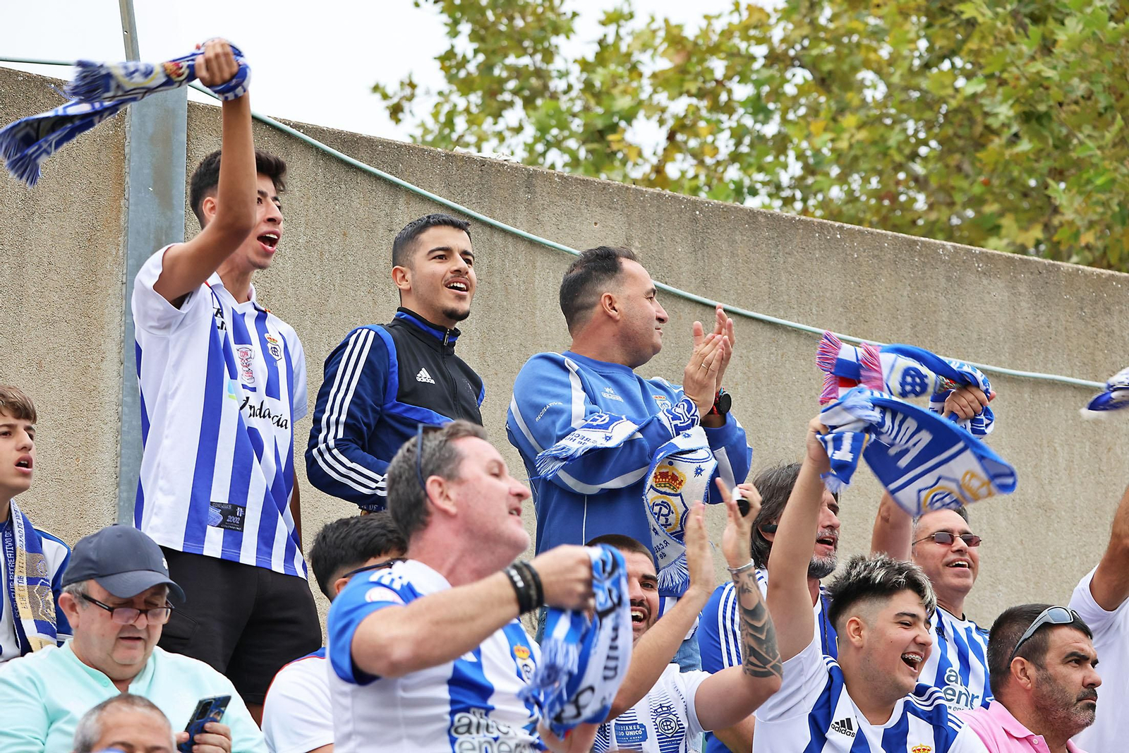 Búscate en las gradas del Betis Deportivo-Recreativo de Huelva