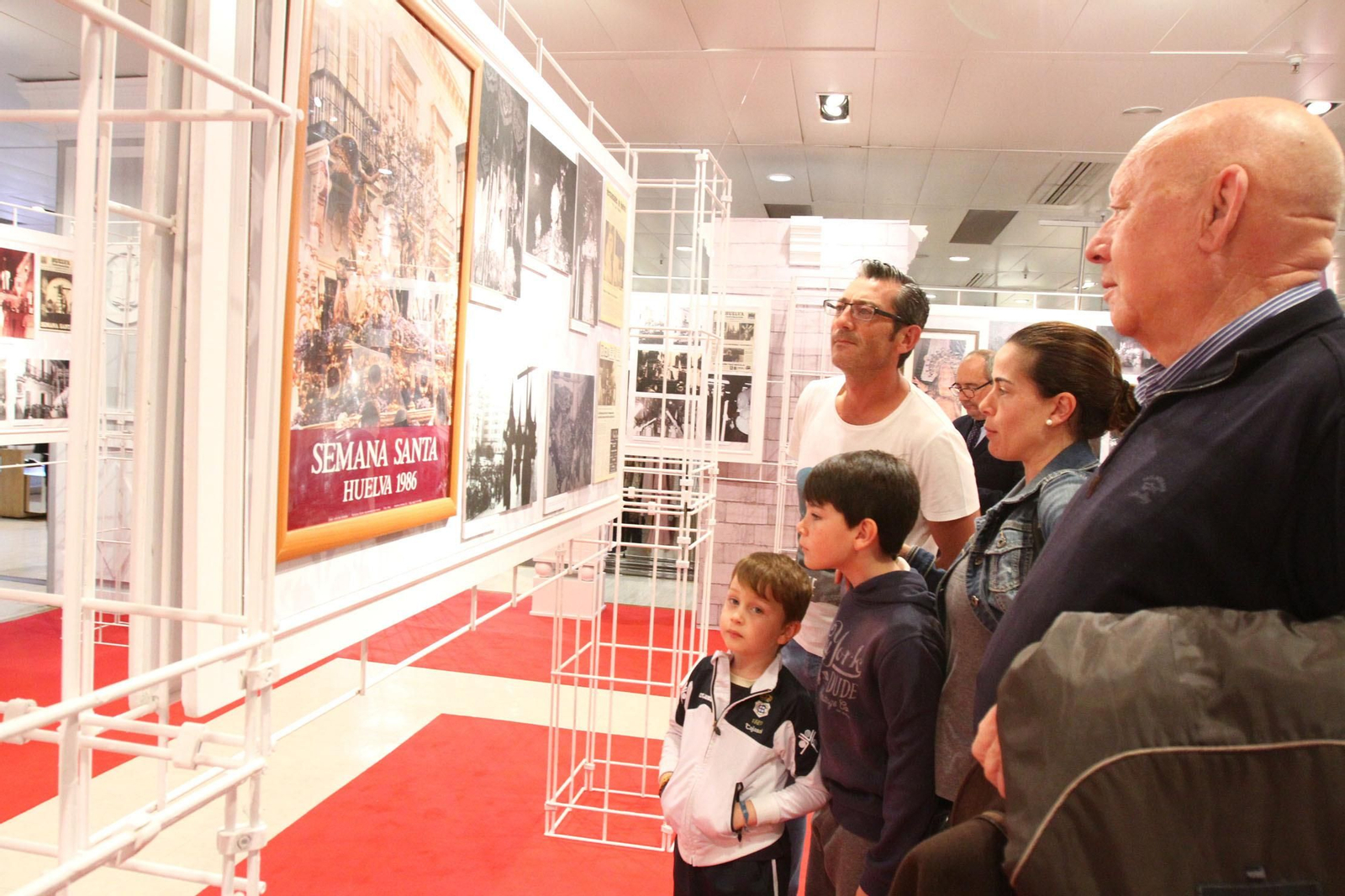 Se inaugura la exposición 'Cera y ruán' en el Corte Ingles