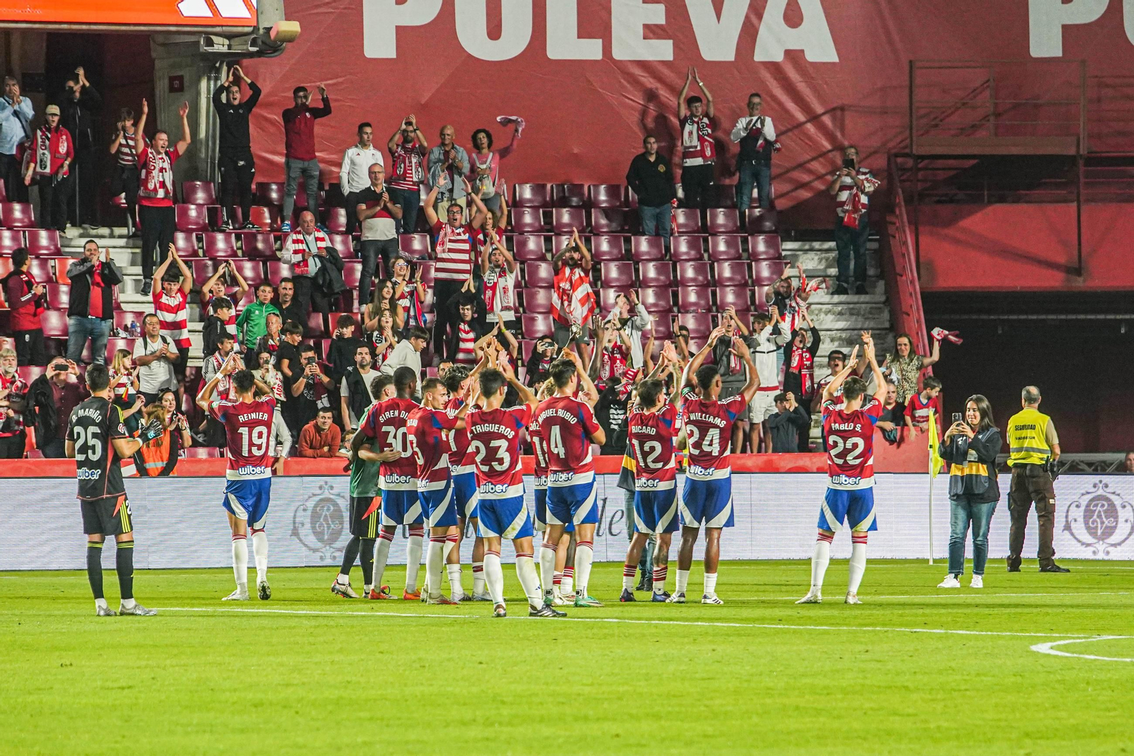 Las fotos del Granada - Córdoba CF en Los Cármenes