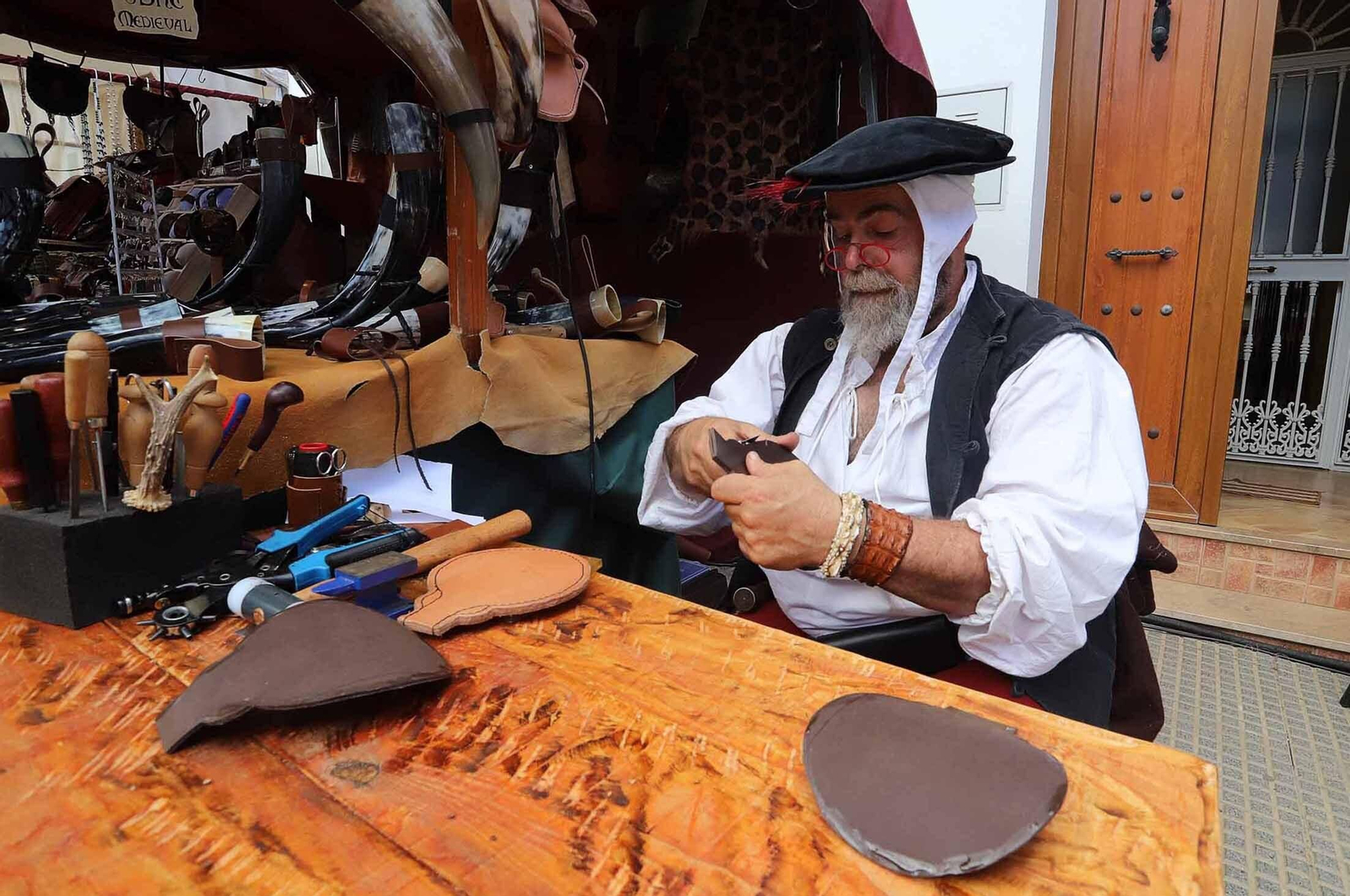 Imágenes del gran ambiente en la Feria Medieval de Palos de la Frontera, Huelva
