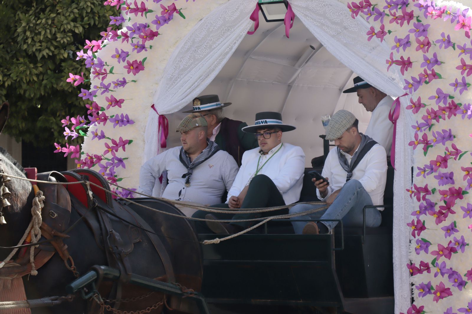 Imágenes de los carros de la Hermandad del Rocío de Huelva