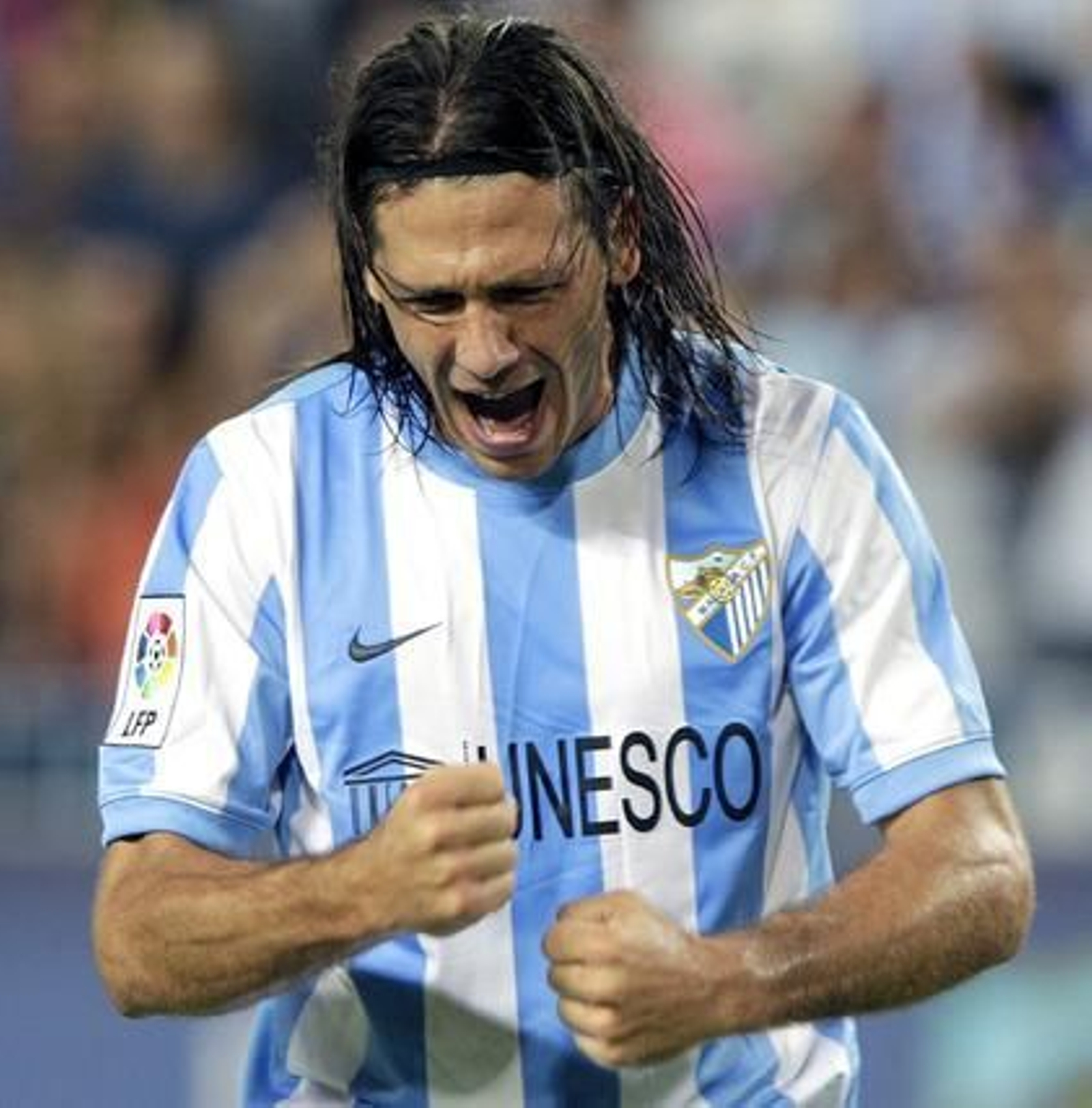 El Málaga gana su tercer partido consecutivo en Liga gracias a un gol de Cazorla de falta (1-0). / EFE