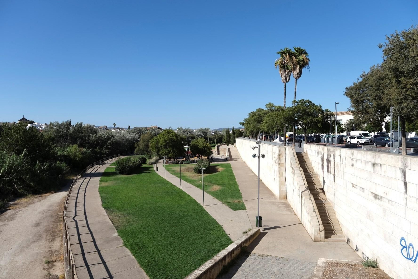 Un paseo en fotografías por la Córdoba desierta de agosto