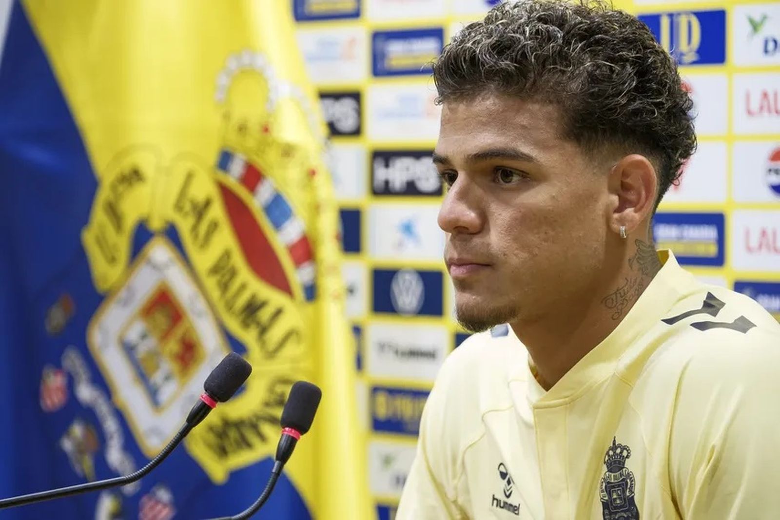 Edward Cedeño en una rueda de prensa con la UD Las Palmas.
