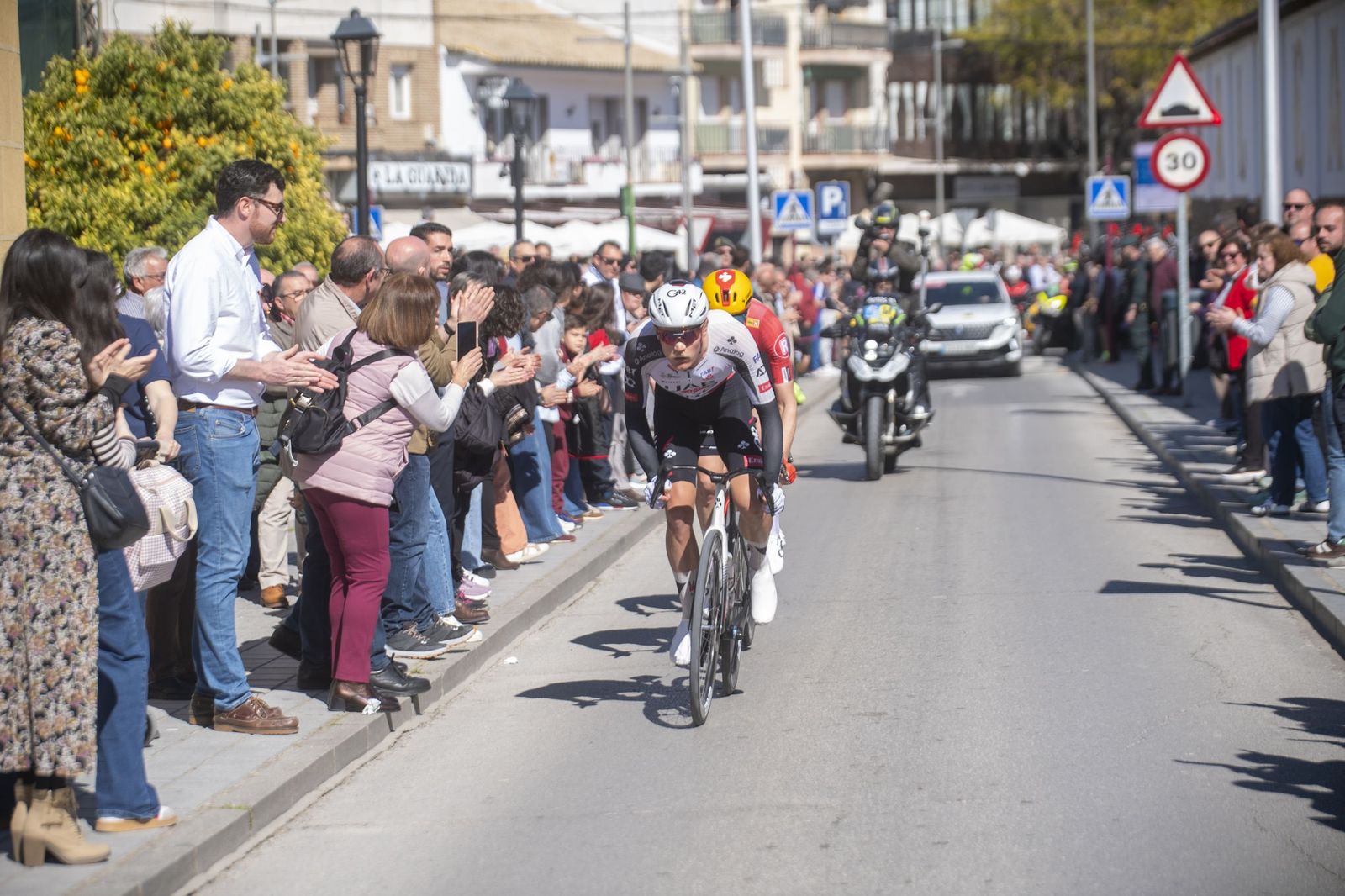 Las mejores fotos de la etapa final de la Ruta del Sol Vuelta a Andalucía con desenlace en Lucena