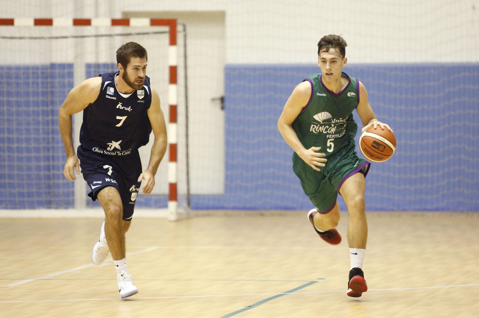 Taylor Cameron, a la izquierda en la imagen, en un partido del Medac.