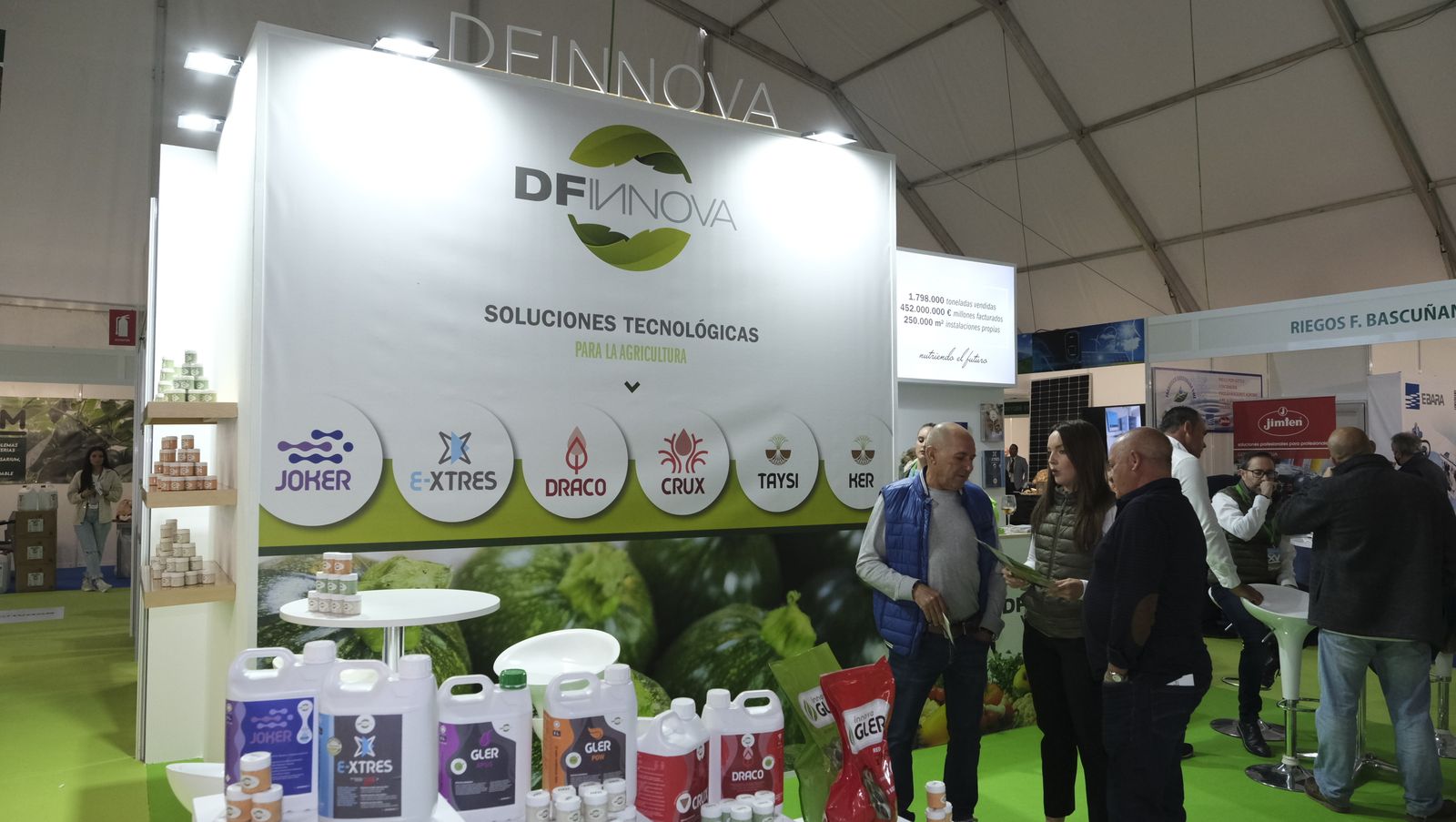 Imágenes del primer día de Expolevante Níjar.