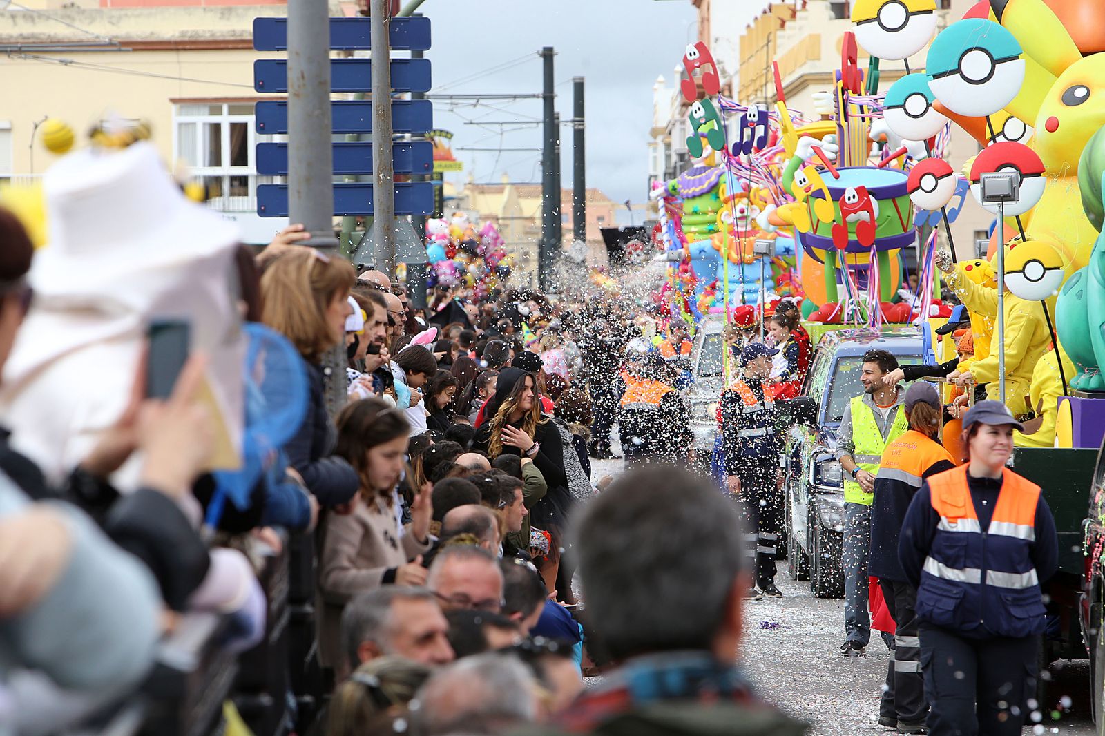 Desfile carnavalesco por el centro en una imagen de archivo.