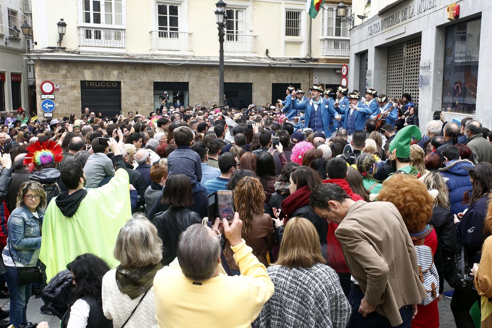 Batalla de coplas en el Mercado