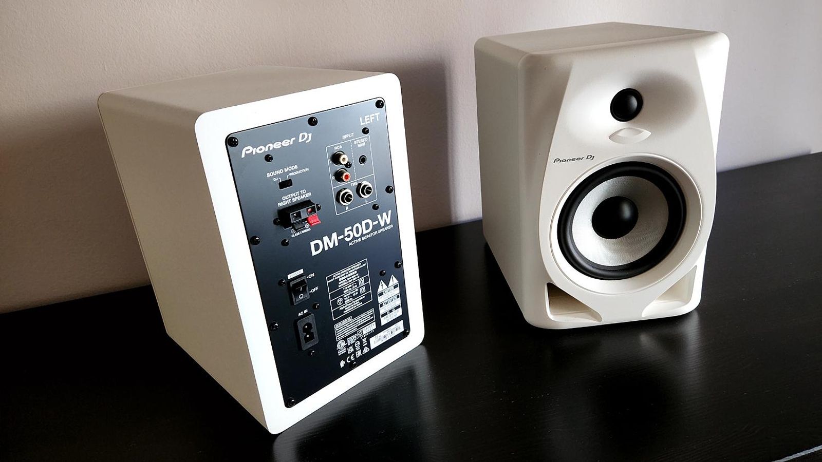 Altavoces Pioneer DJ DM-50D