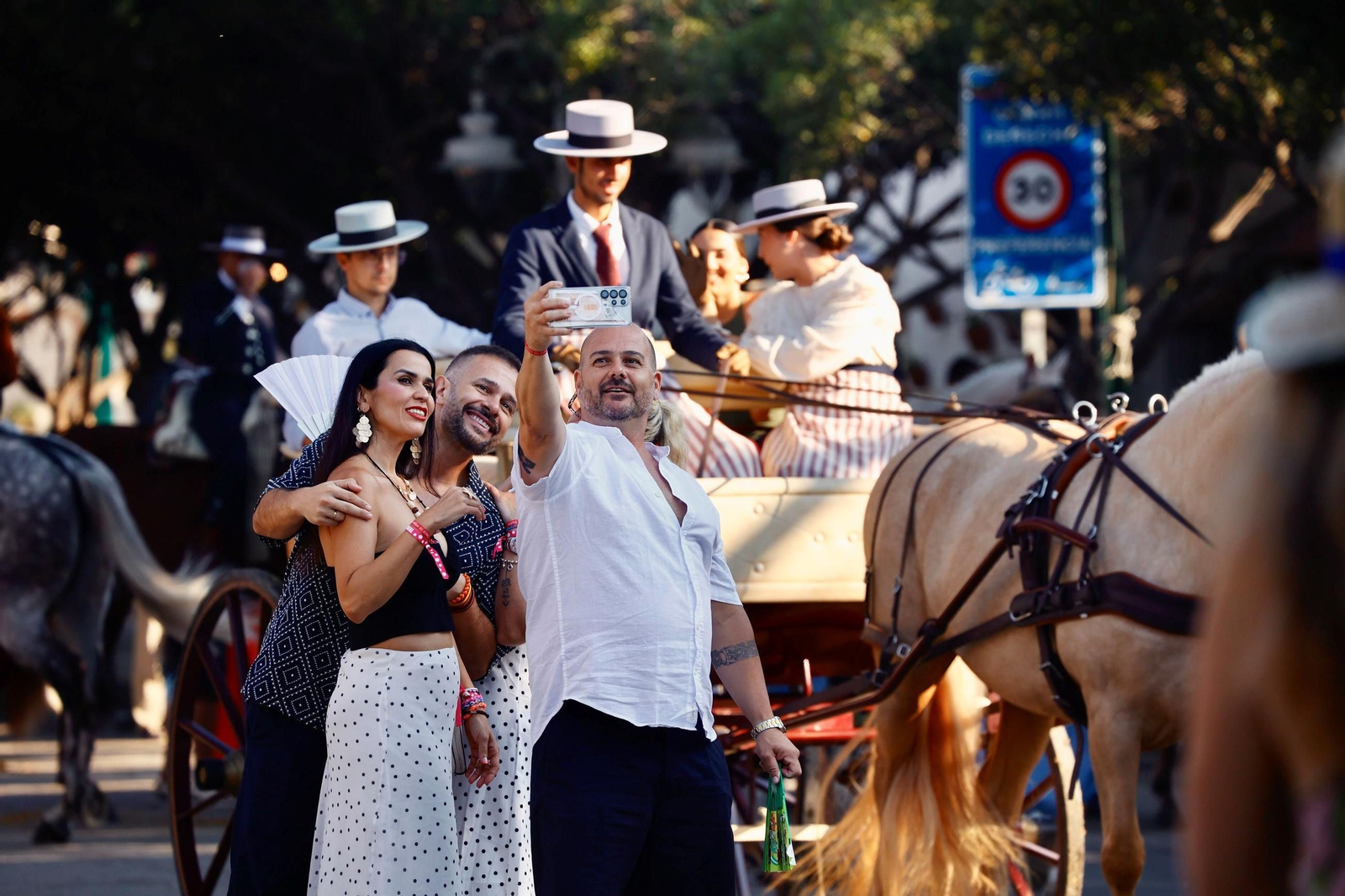 El ambiente en el Real de la Feria de Málaga este viernes, en imágenes