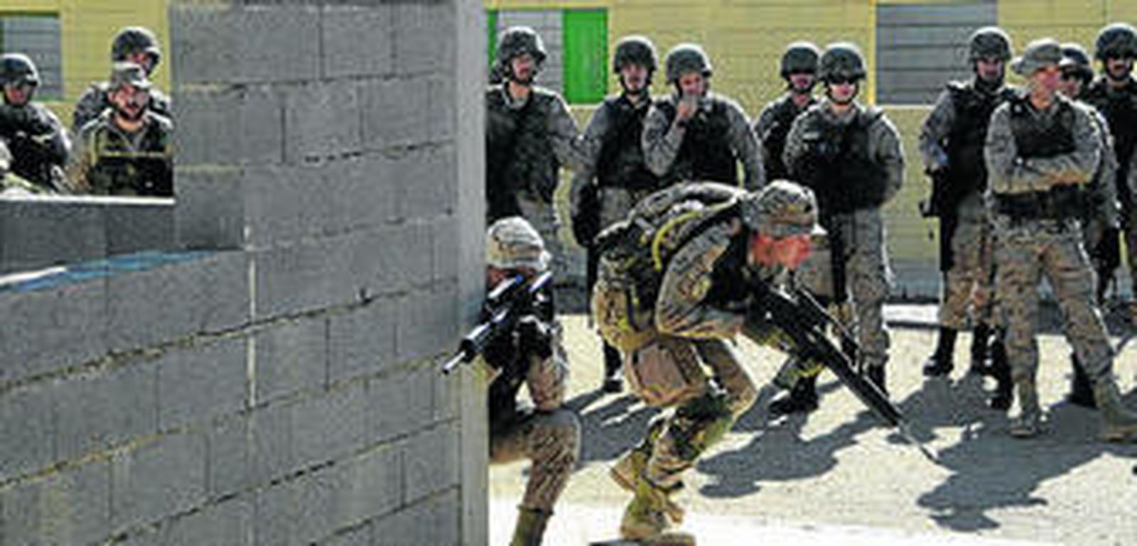 Maniobra realizada por los soldados de la legión en Viator.