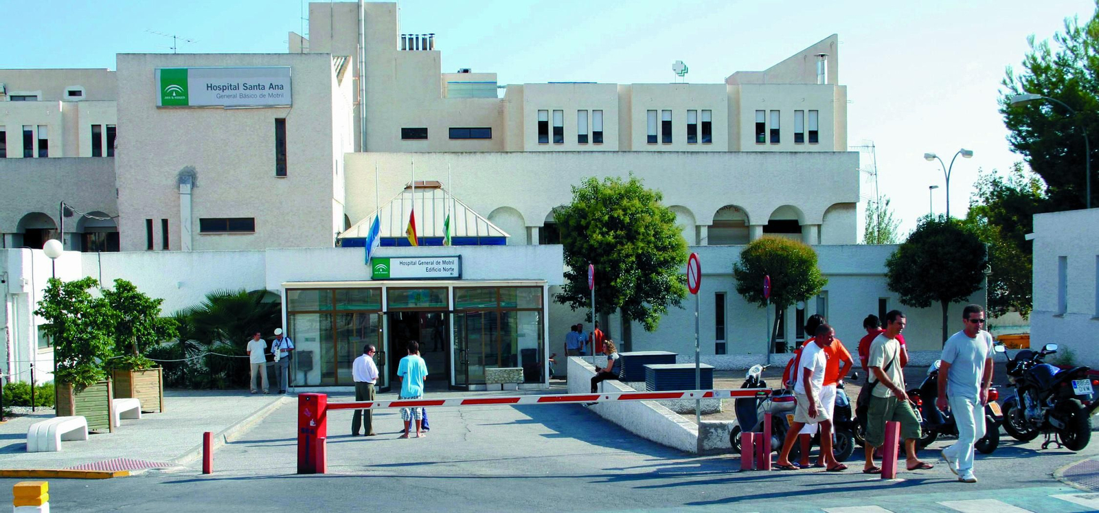 Fueron trasladados al hospital de Motril.