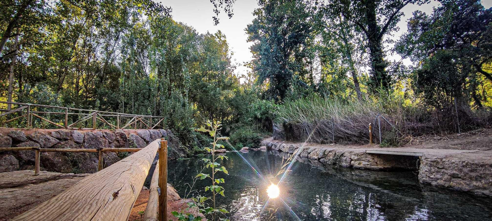 Un baño de naturaleza, sol y agua a pocos minutos de Castillo de Locubín. Un baño de naturaleza, sol y agua a pocos minutos de Castillo de Locubín.