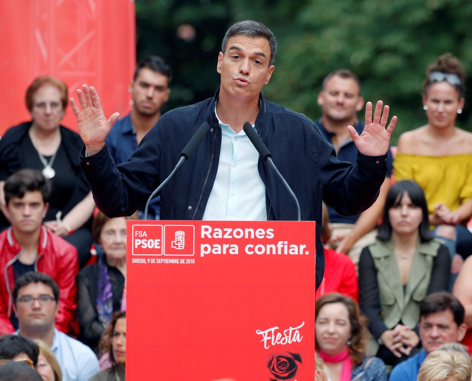 Pedro Sánchez, durante su primer acto público del PSOE desde que accedió a la jefatura del Ejecutivo ayer en Oviedo.