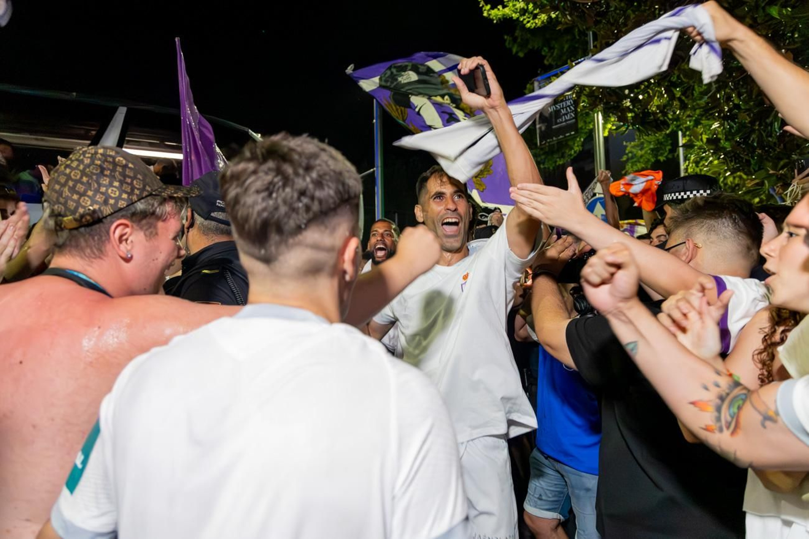 El éxtasis del Real Jaén en la Plaza de las Batallas