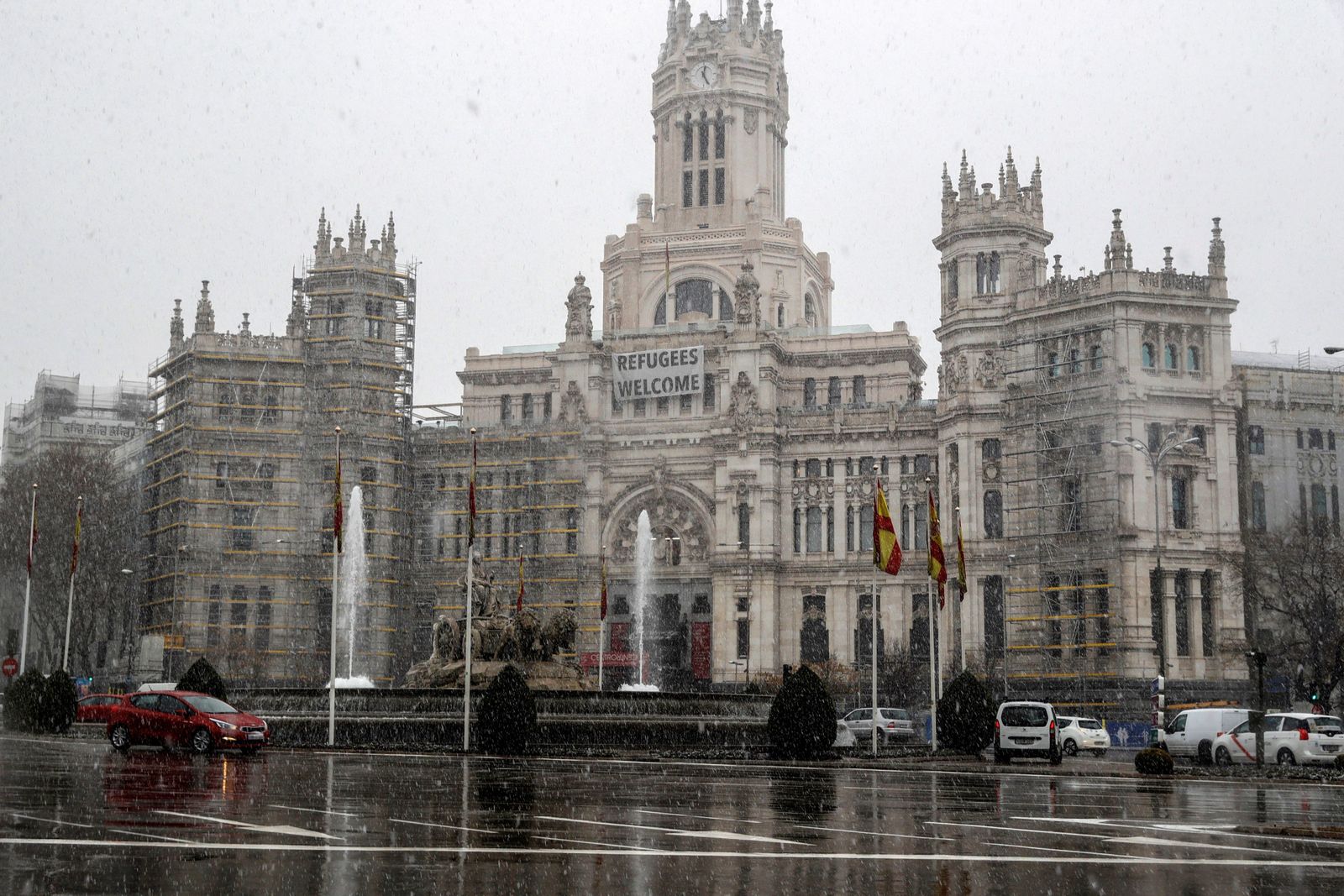 Madrid, bajo el manto blanco de la nieve.
