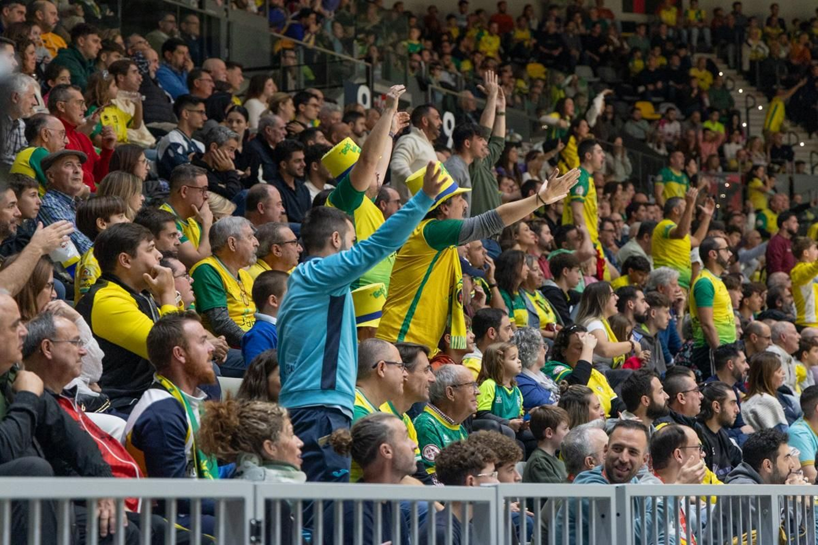 La goleada del Jaén Paraíso Interior FS ante el Viña Albali Valdepeñas, en imágenes