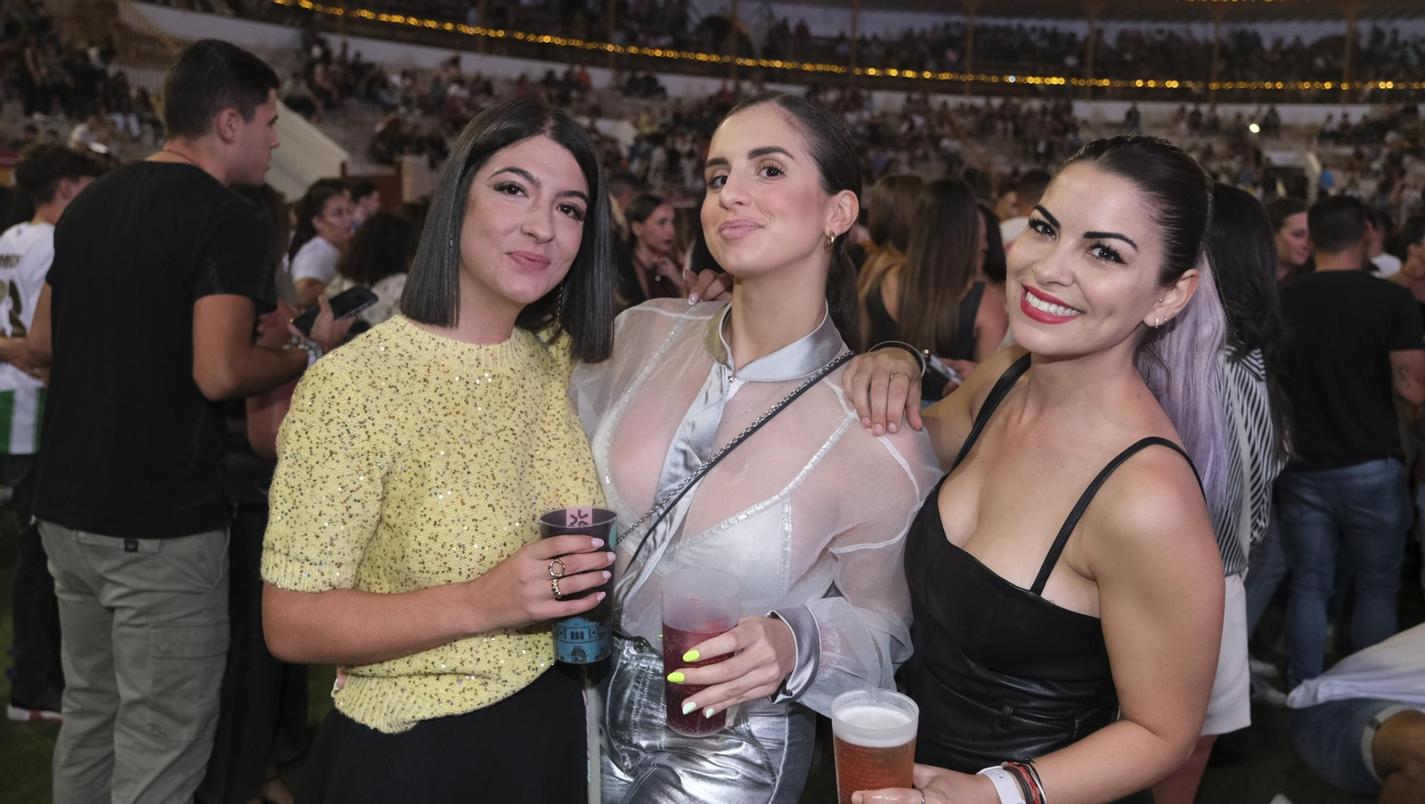 El concierto de Melendi llena de fans la Plaza de Toros de Almería, en imágenes