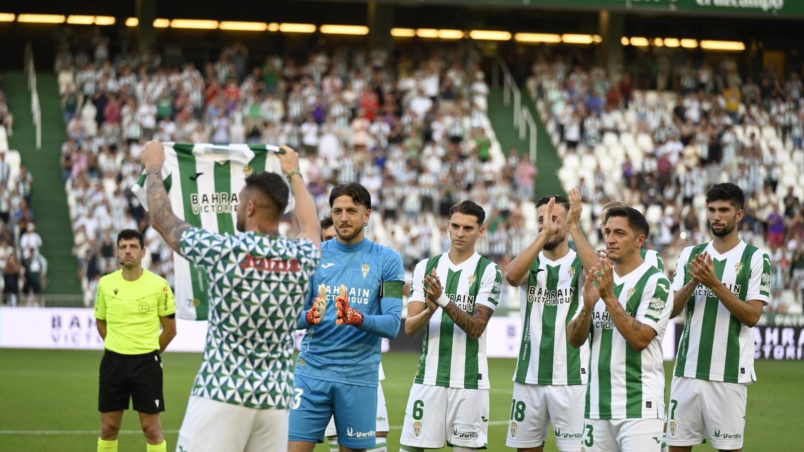 Las mejores fotos del ambiente en El Arcángel para el Córdoba CF - Albacete