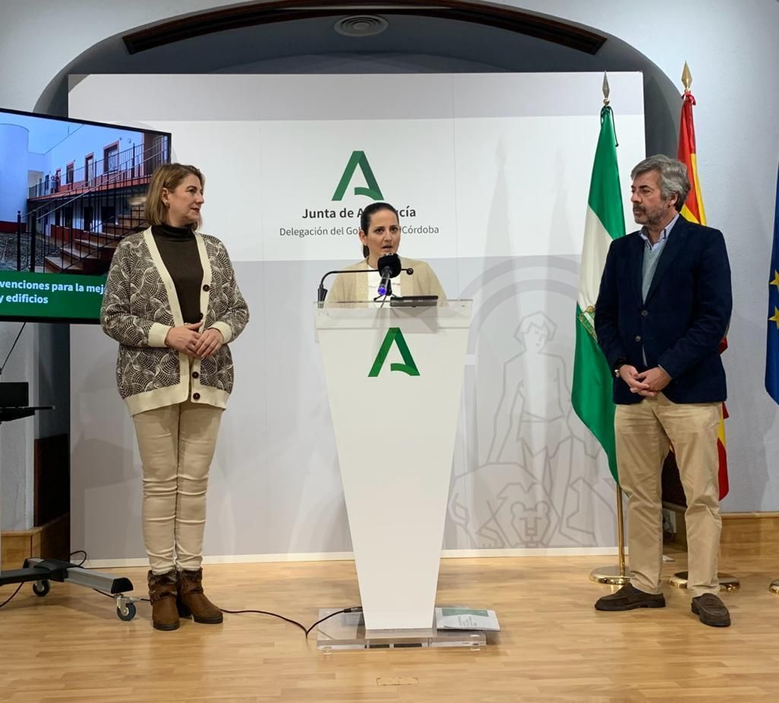 Eva Contador, Carmen Granados y Miguel Ángel Torrico. Eva Contador, Carmen Granados y Miguel Ángel Torrico.