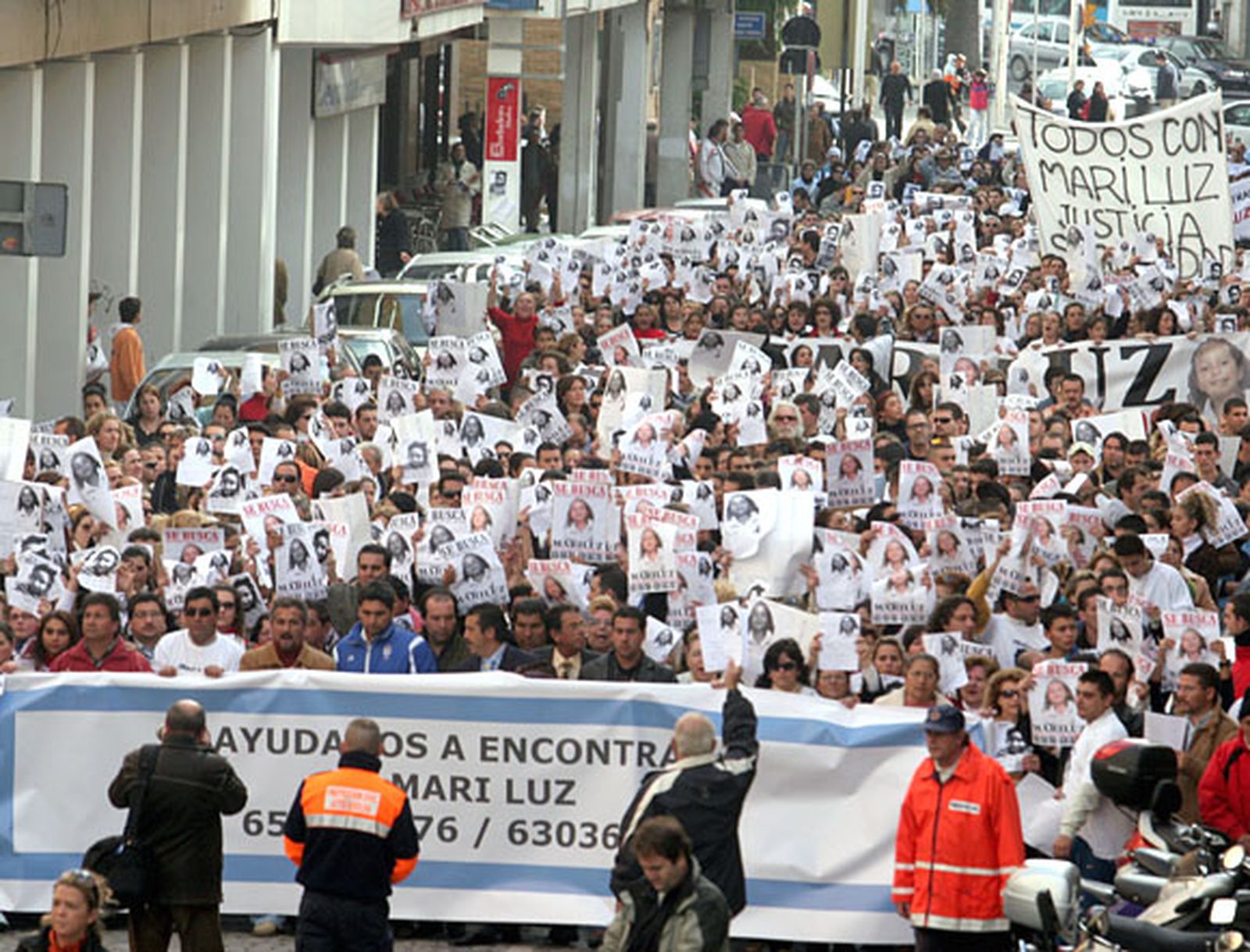 Amigos y autoridades muestran su apoyo a la familia de Mari Luz